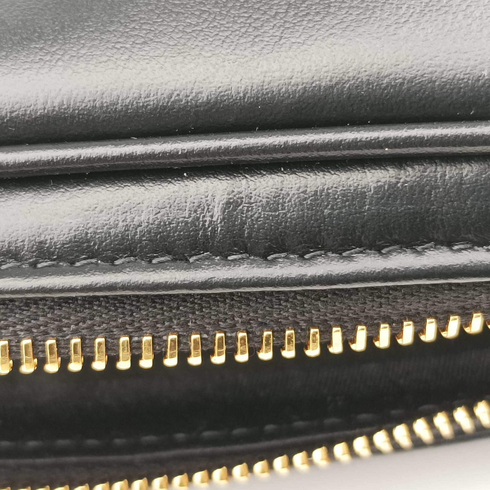 Pre-owned Miu Miu Logo belt Black leather  bum bag/waist bag | stylenewstar