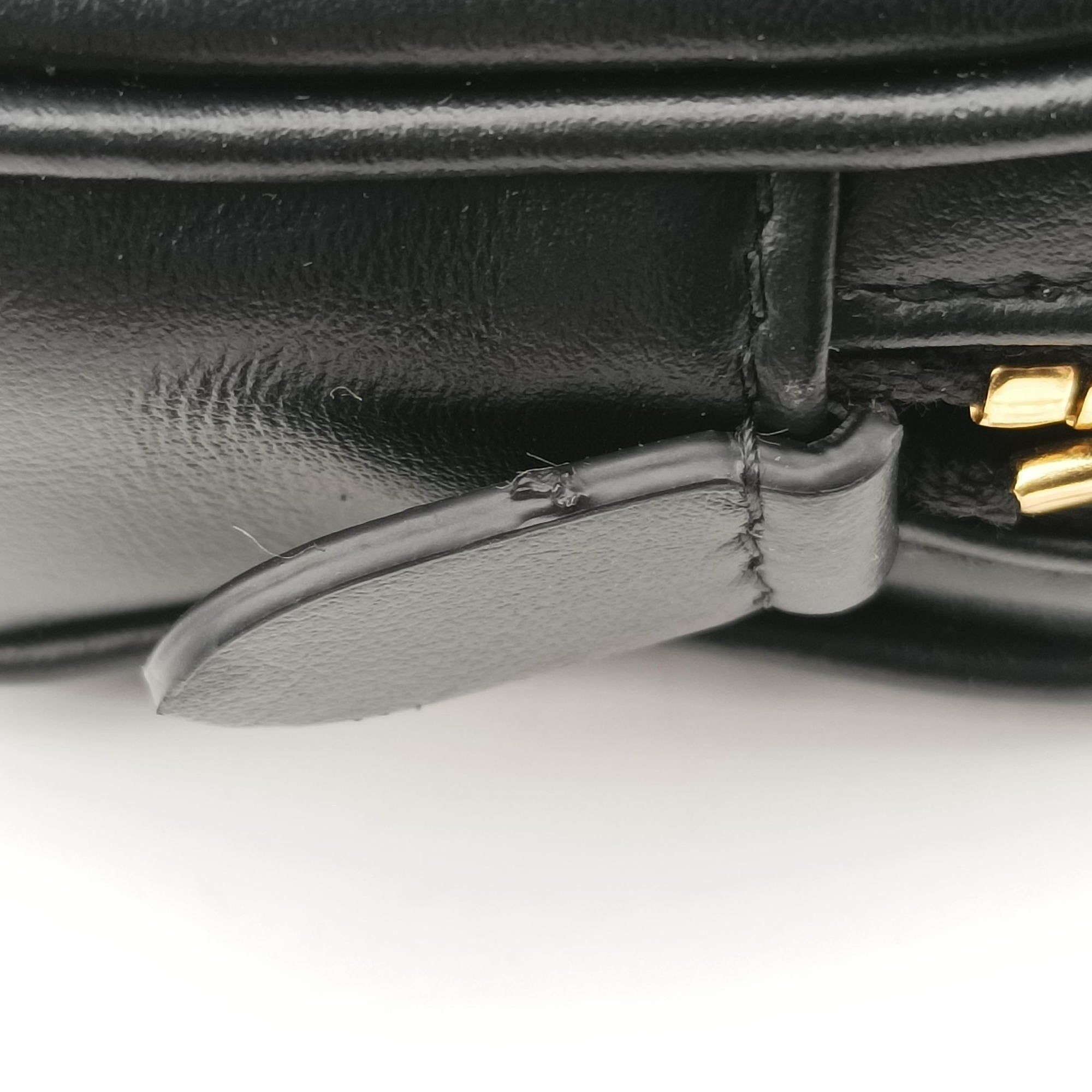 Pre-owned Miu Miu Logo belt Black leather  bum bag/waist bag | stylenewstar