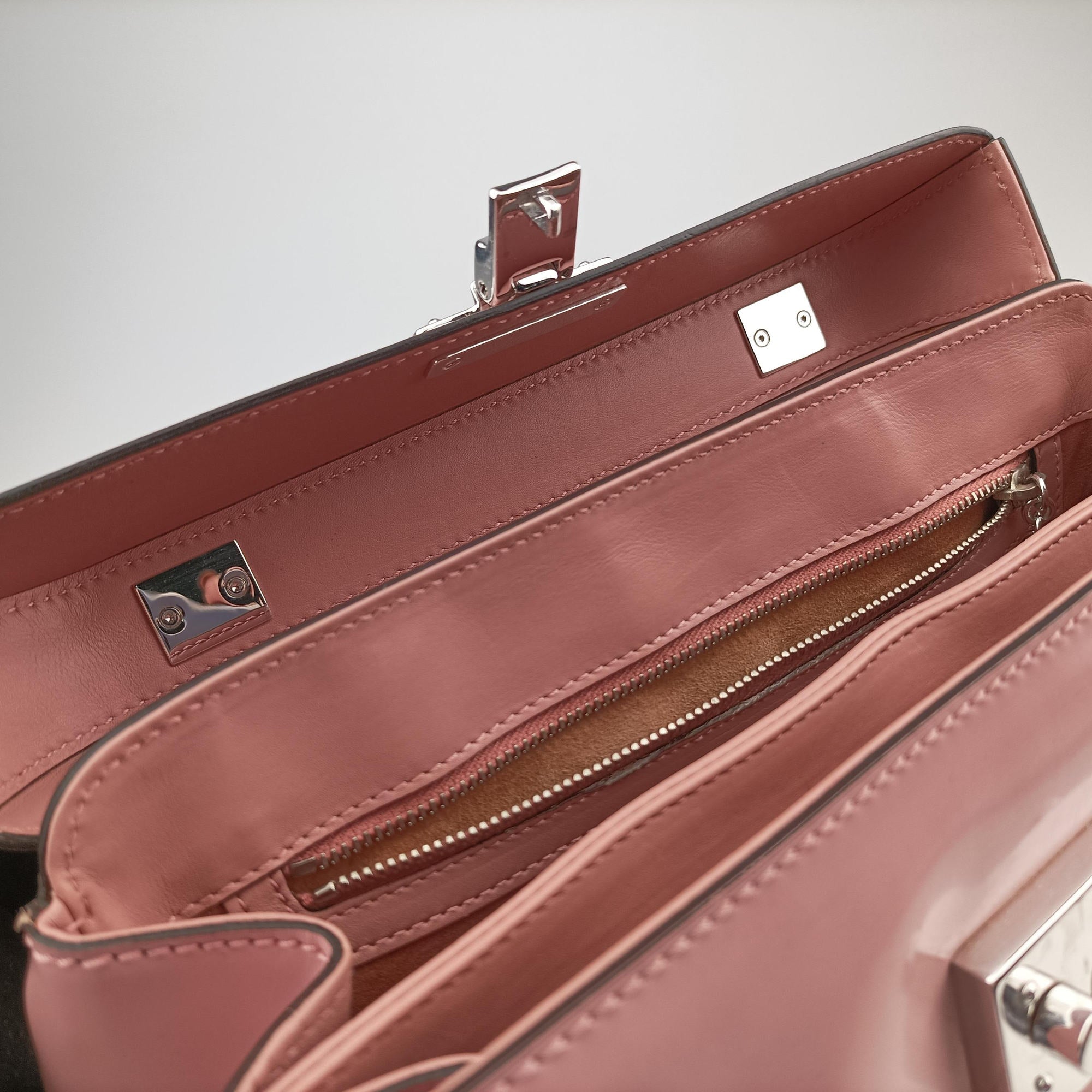 Secondhand Gucci Bamboo Pink Leather 331830 handbag | stylenewstar