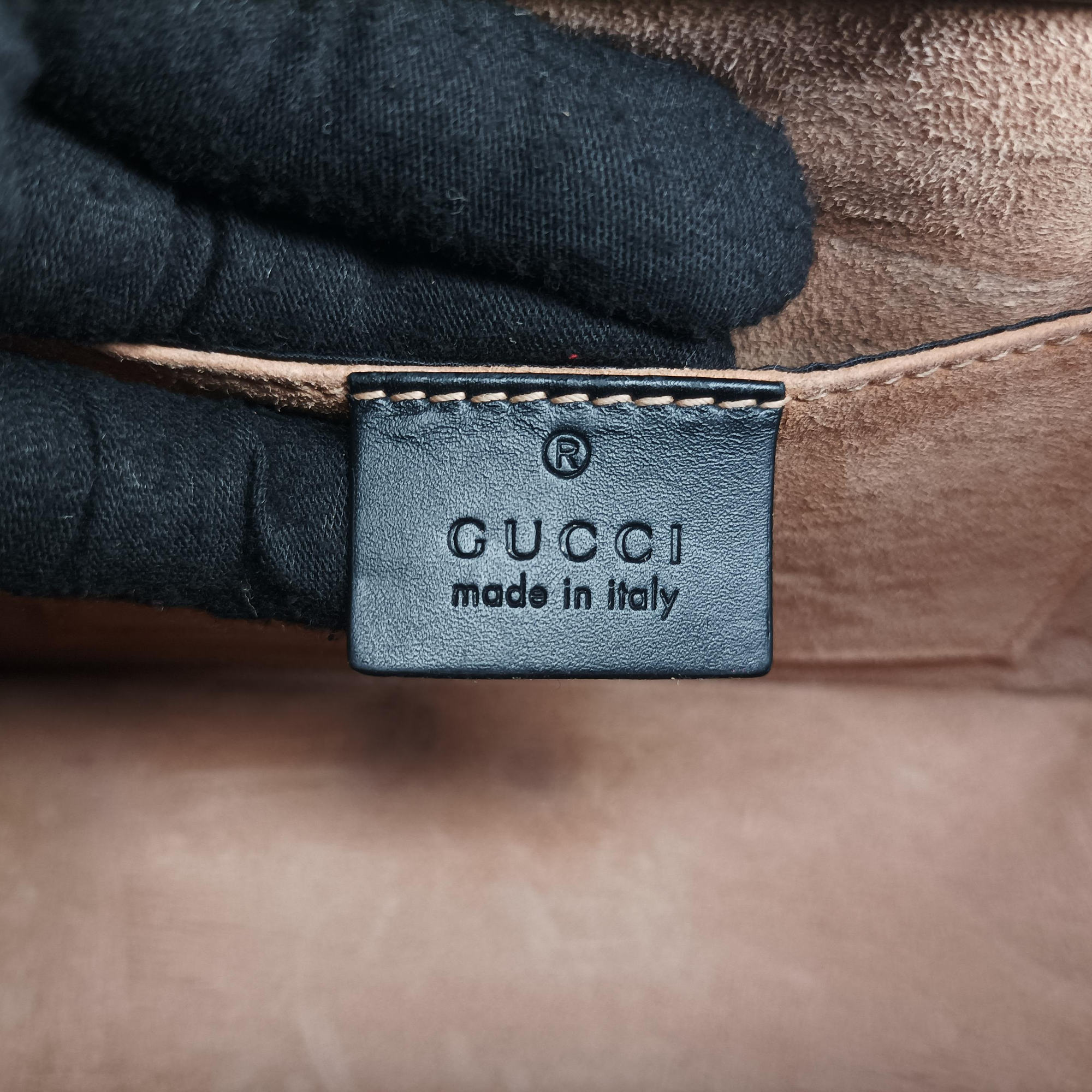 Vintage Gucci Sylvie Black Leather 470270 shoulderbag | stylenewstar
