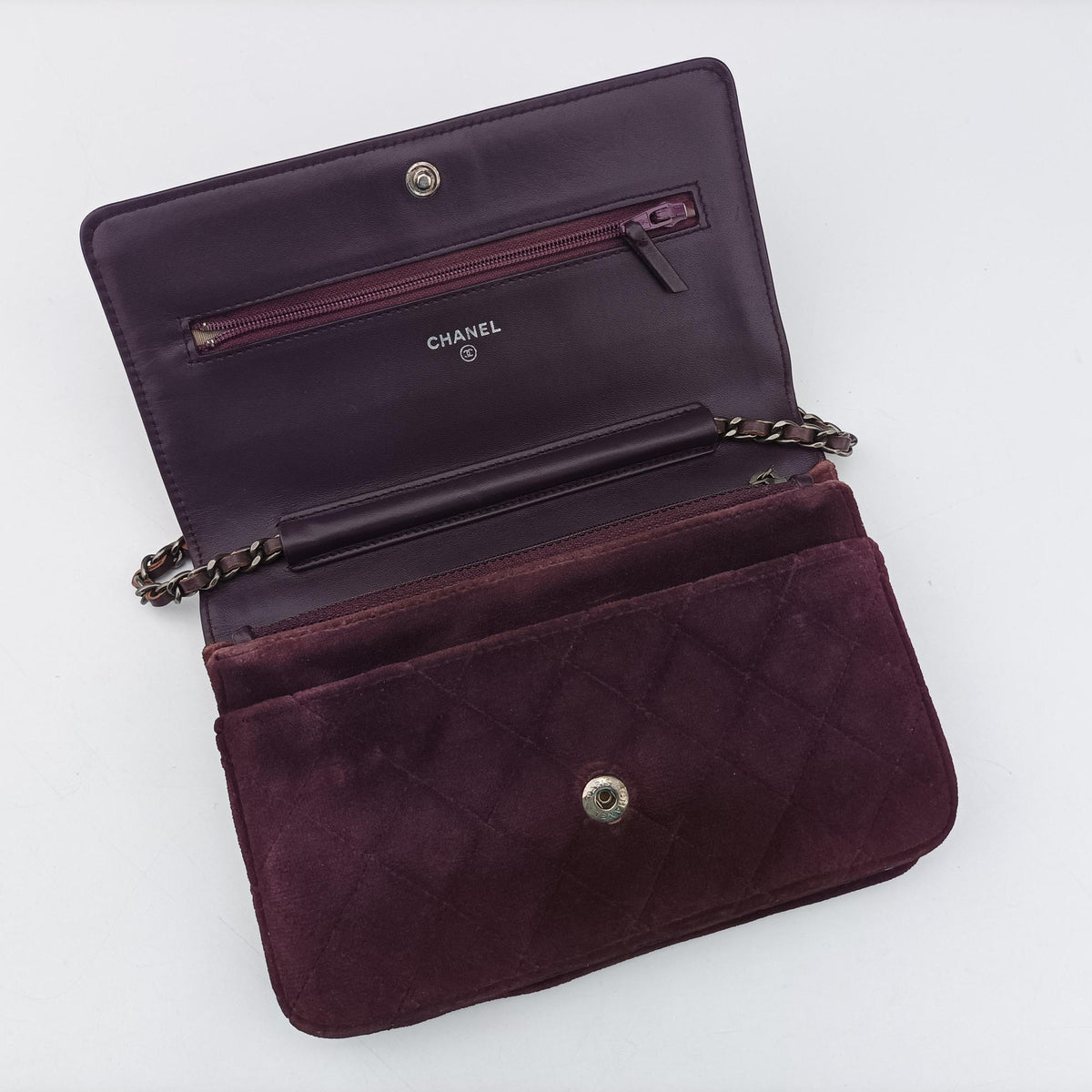 Secondhand Chanel BOY CHANEL Chain Wallet Purple velour A68911 shoulderbag | stylenewstar