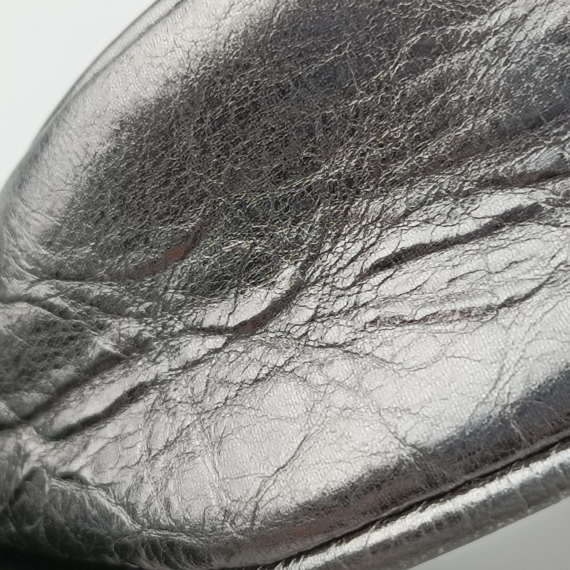 Secondhand Balenciaga Le Cagole mini Silver lambskin  shoulderbag | stylenewstar