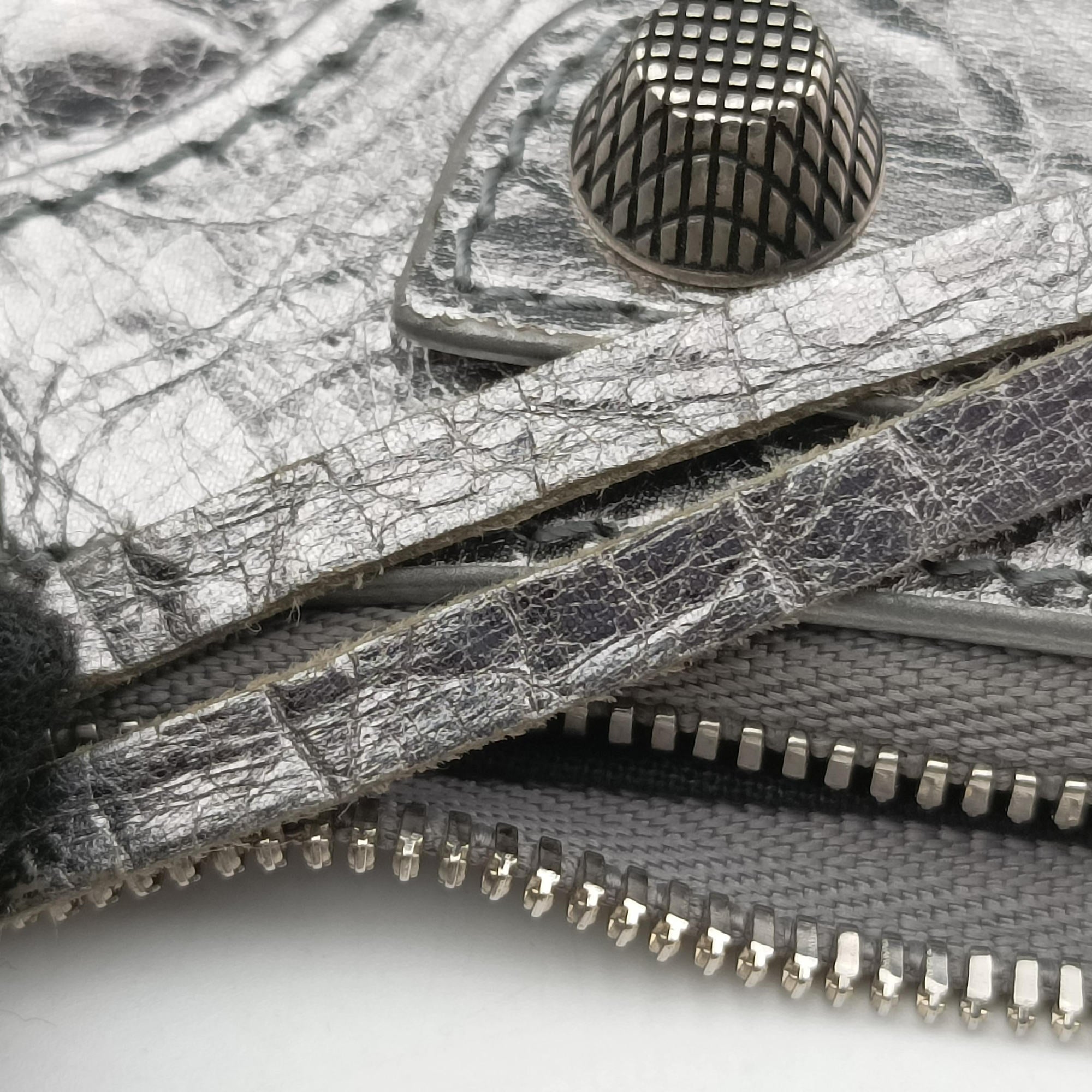 Secondhand Balenciaga Le Cagole mini Silver lambskin  shoulderbag | stylenewstar