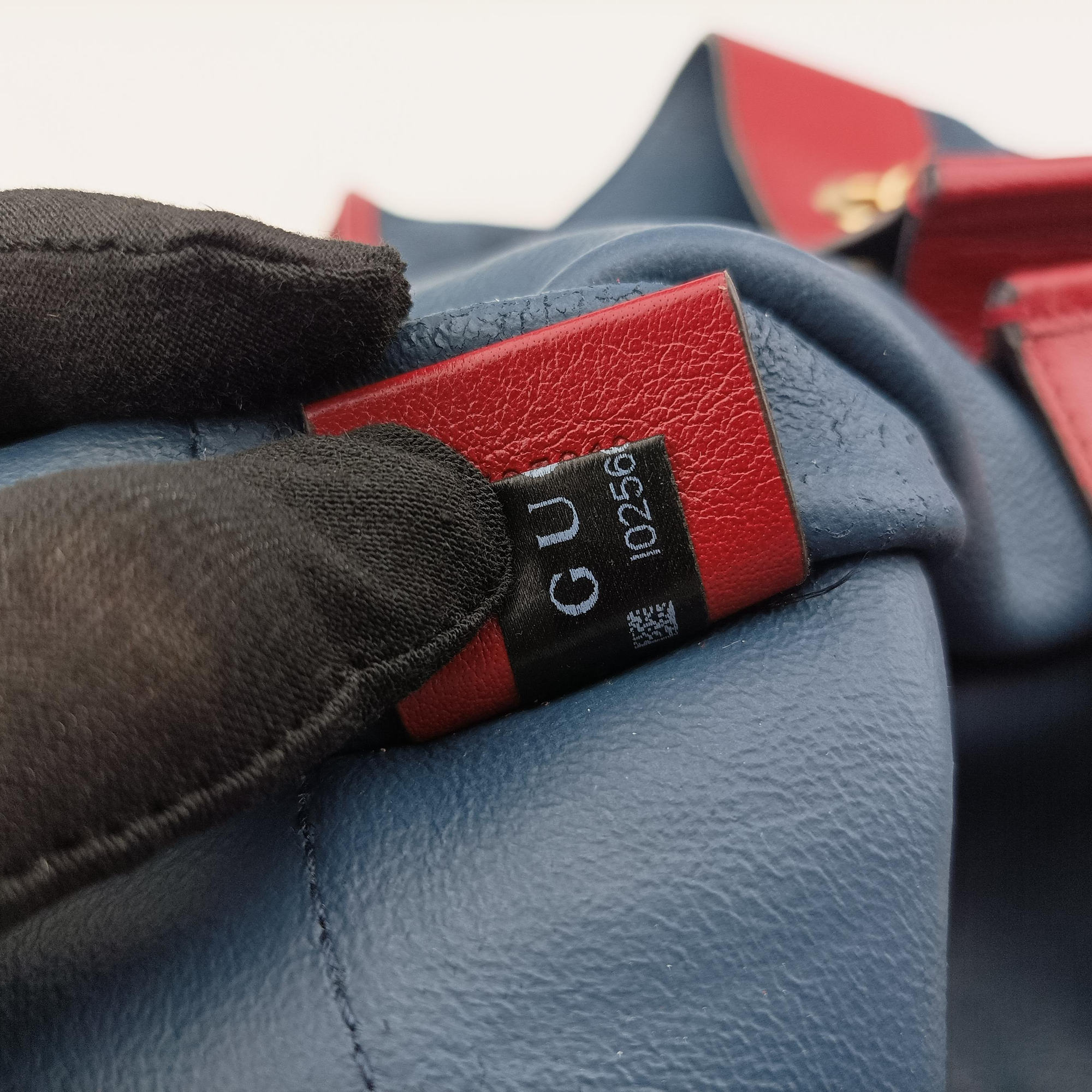 Pre-owned Gucci Rajah Navy×red Suede × leather 537219 shoulderbag | stylenewstar