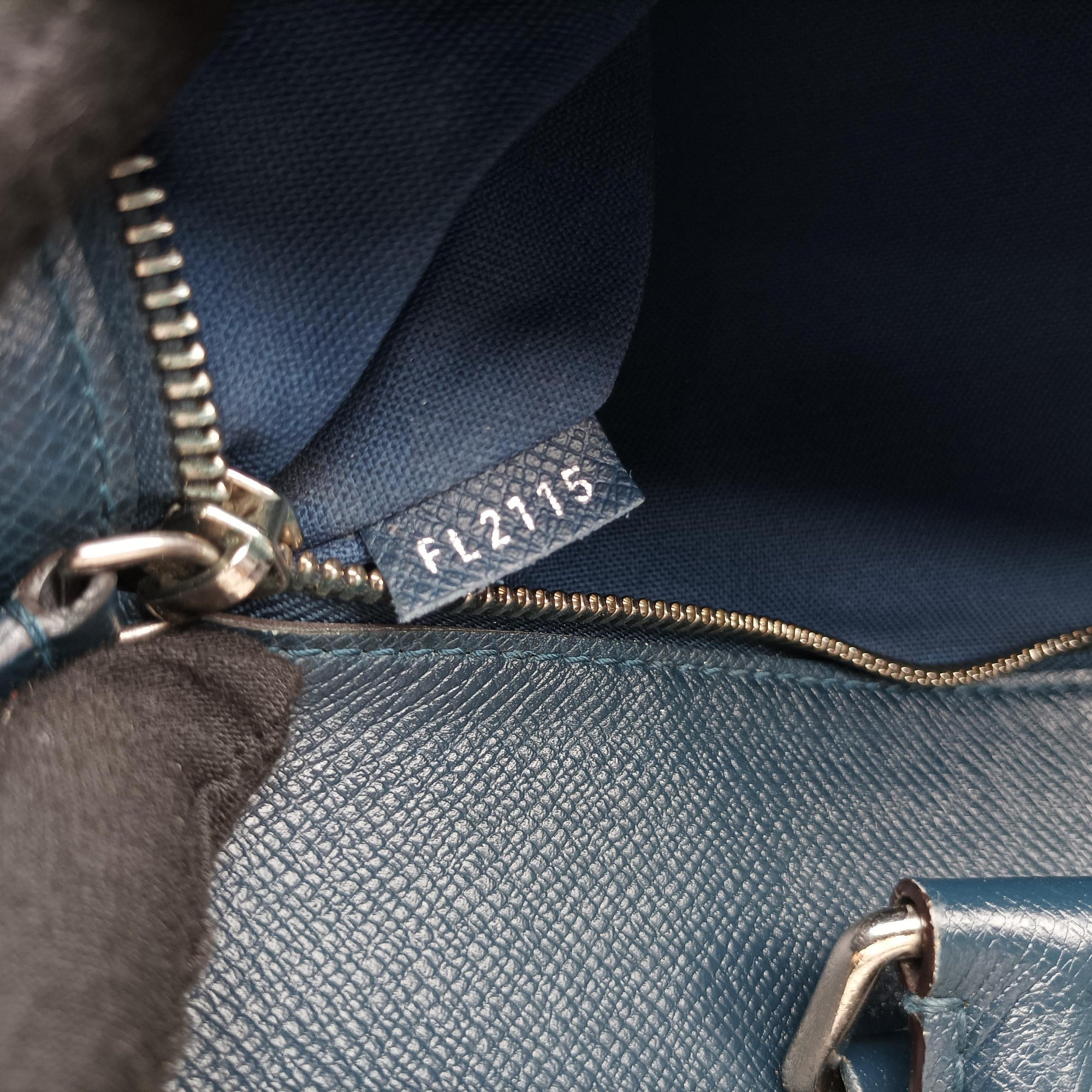 Pre-owned Louis Vuitton Porto Document Business MM Ocean Blue Taiga M32705 handbag | stylenewstar