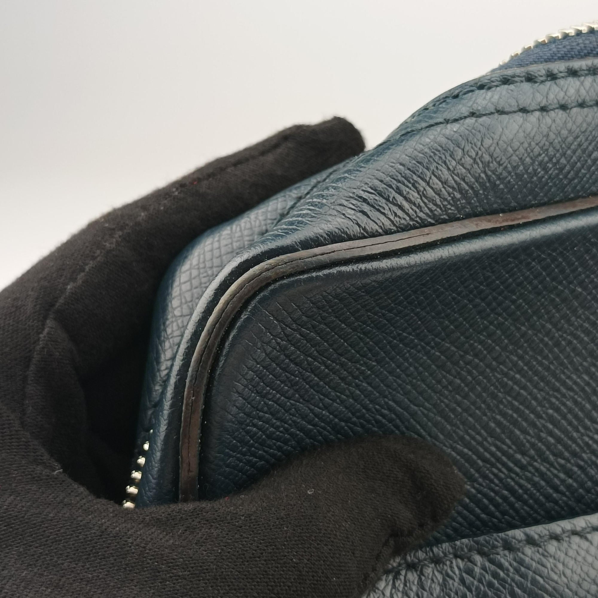 Pre-owned Louis Vuitton Porto Document Business MM Ocean Blue Taiga M32705 handbag | stylenewstar