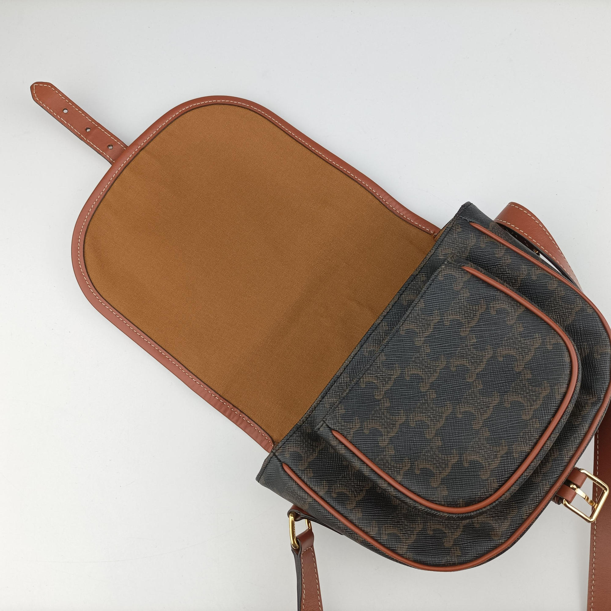 Pre-owned Celine FOLCO Triomphe Brown PVC coated canvas×Leather  shoulderbag | stylenewstar