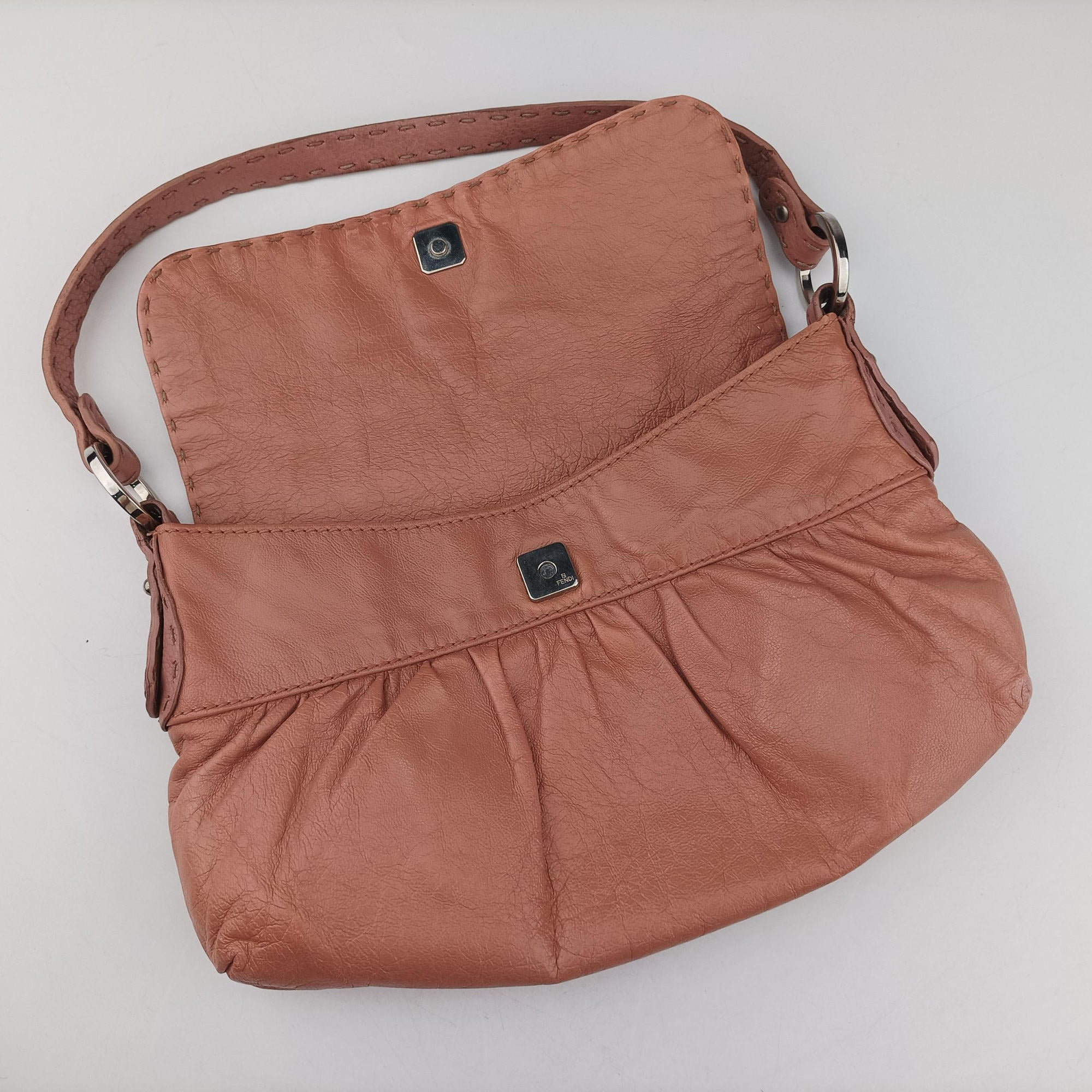 Vintage Fendi selleria flap pink Leather 8BR356 shoulderbag | stylenewstar