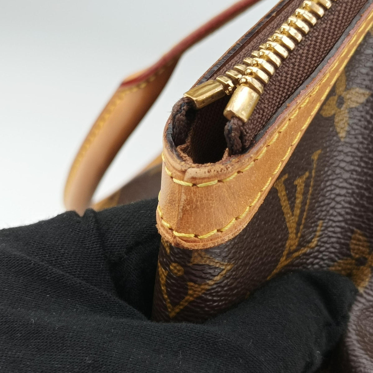 Pre-owned Louis Vuitton TIVOLI GM Brown Monogram Canvas M40144 handbag | stylenewstar