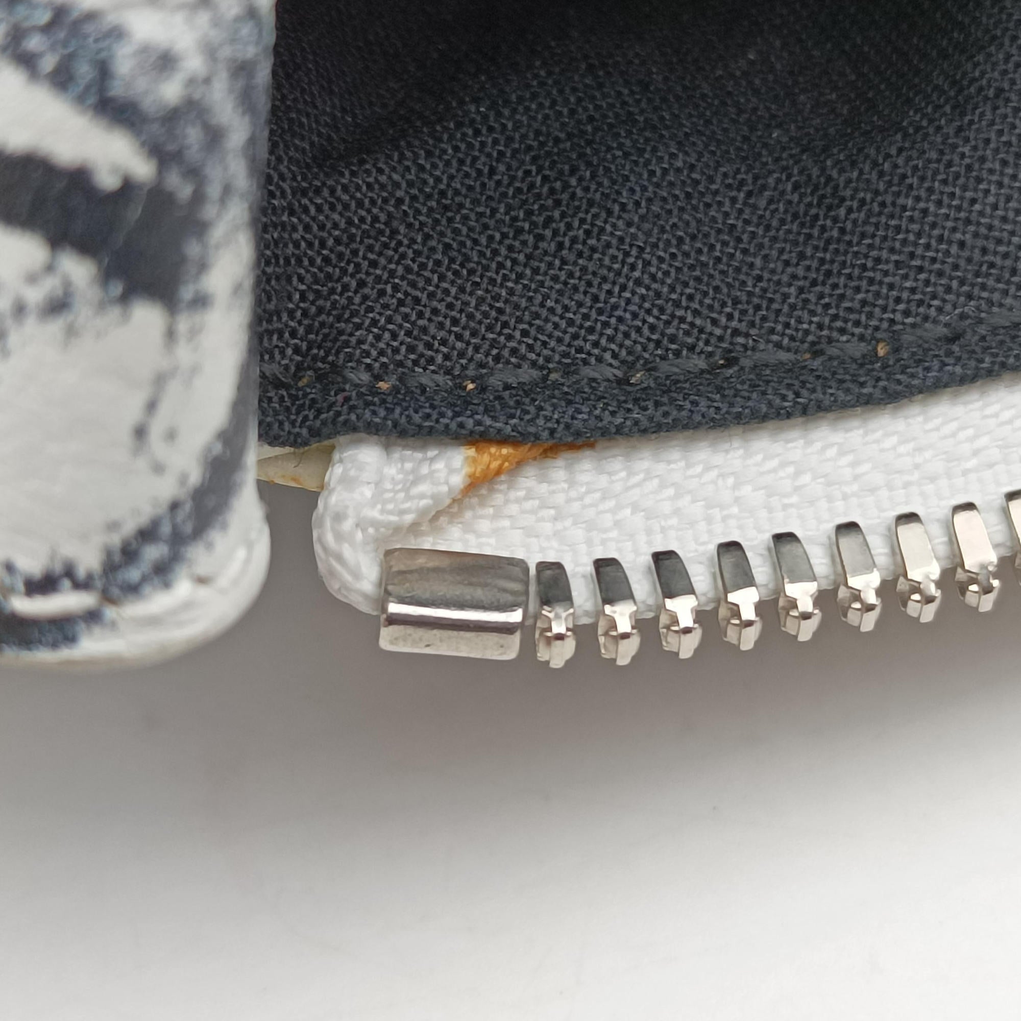 Vintage Balenciaga Le Cagole White × Black lambskin  shoulderbag | stylenewstar
