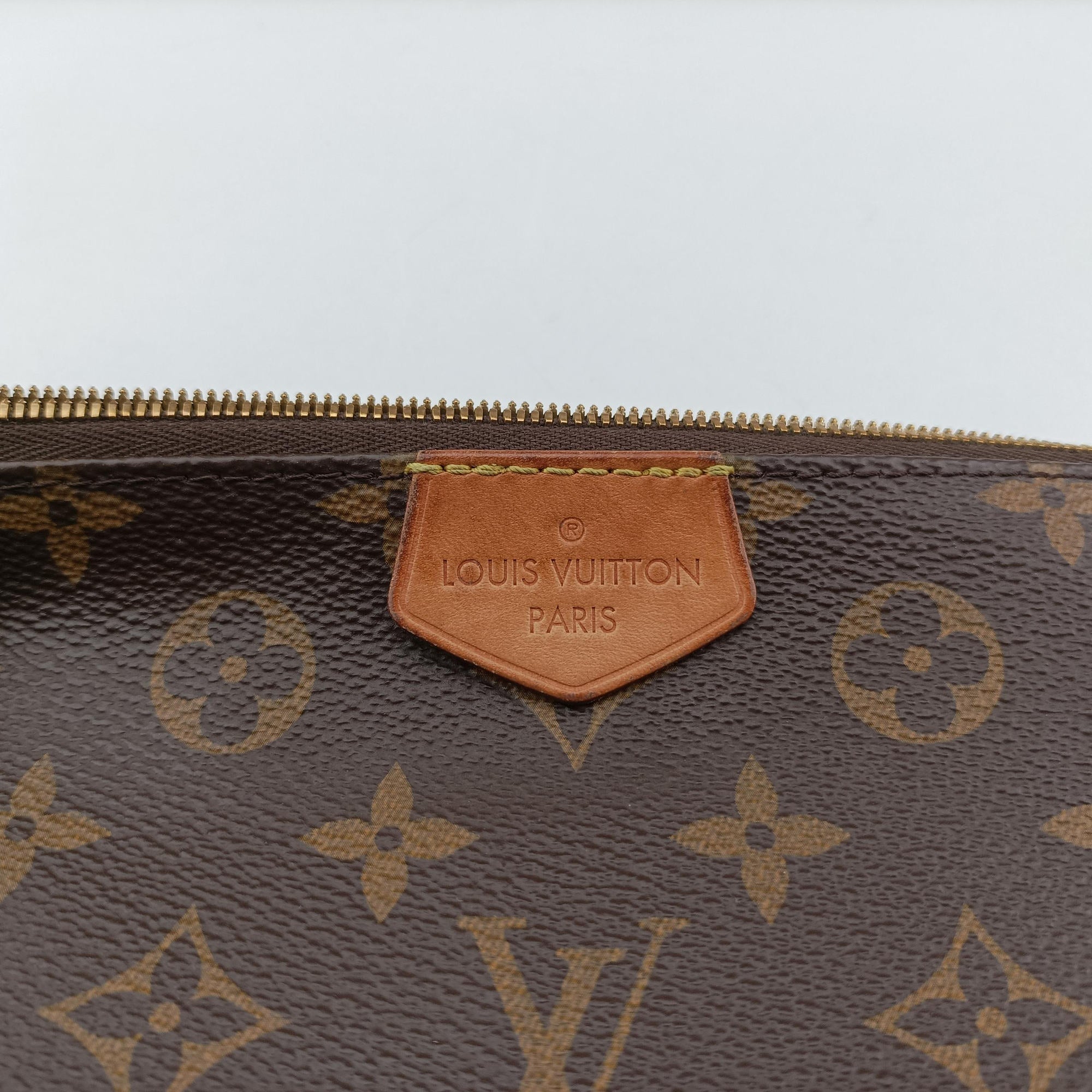 Pre-owned Louis Vuitton MULTI POCHETTE ACCESSOIRES brown×khaki Monogram Canvas M44840 shoulderbag | stylenewstar