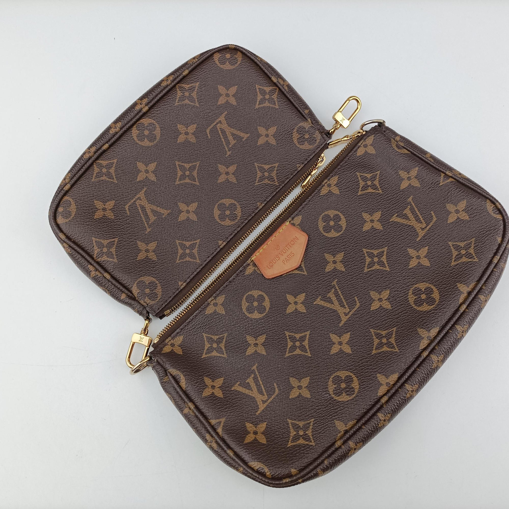 Pre-owned Louis Vuitton MULTI POCHETTE ACCESSOIRES brown×khaki Monogram Canvas M44840 shoulderbag | stylenewstar