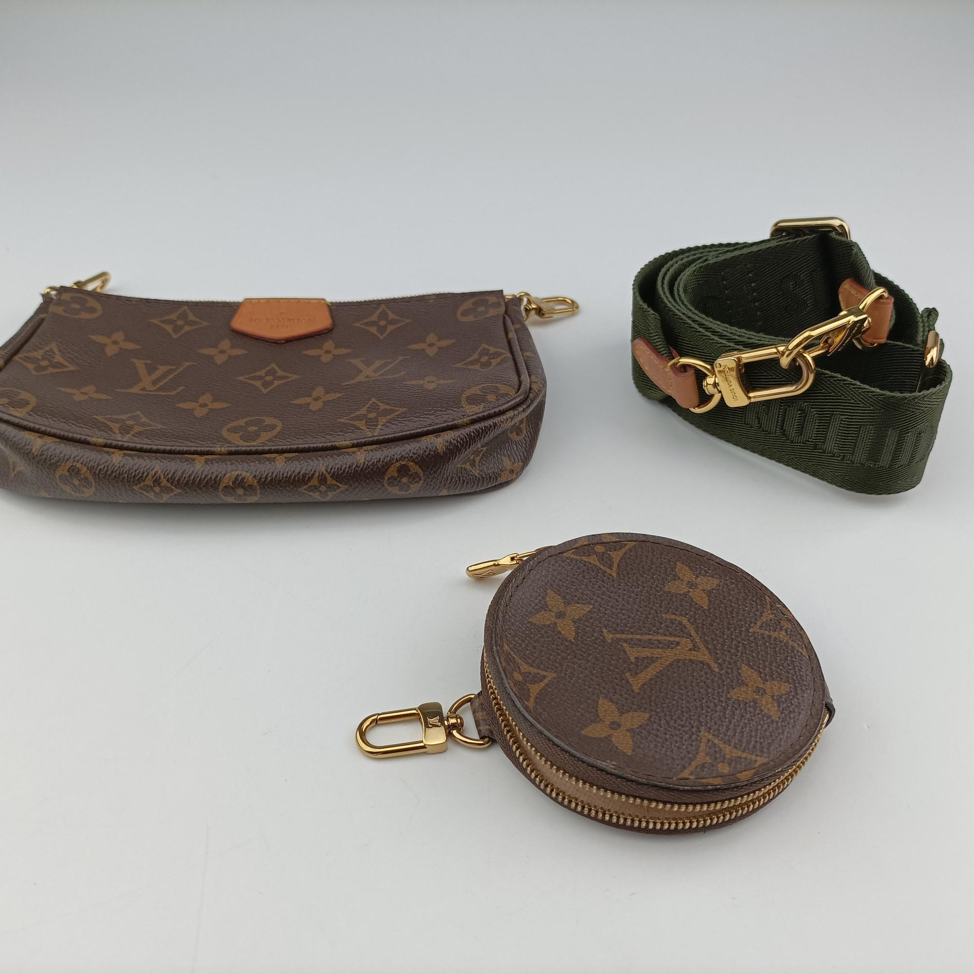Pre-owned Louis Vuitton MULTI POCHETTE ACCESSOIRES brown×khaki Monogram Canvas M44840 shoulderbag | stylenewstar