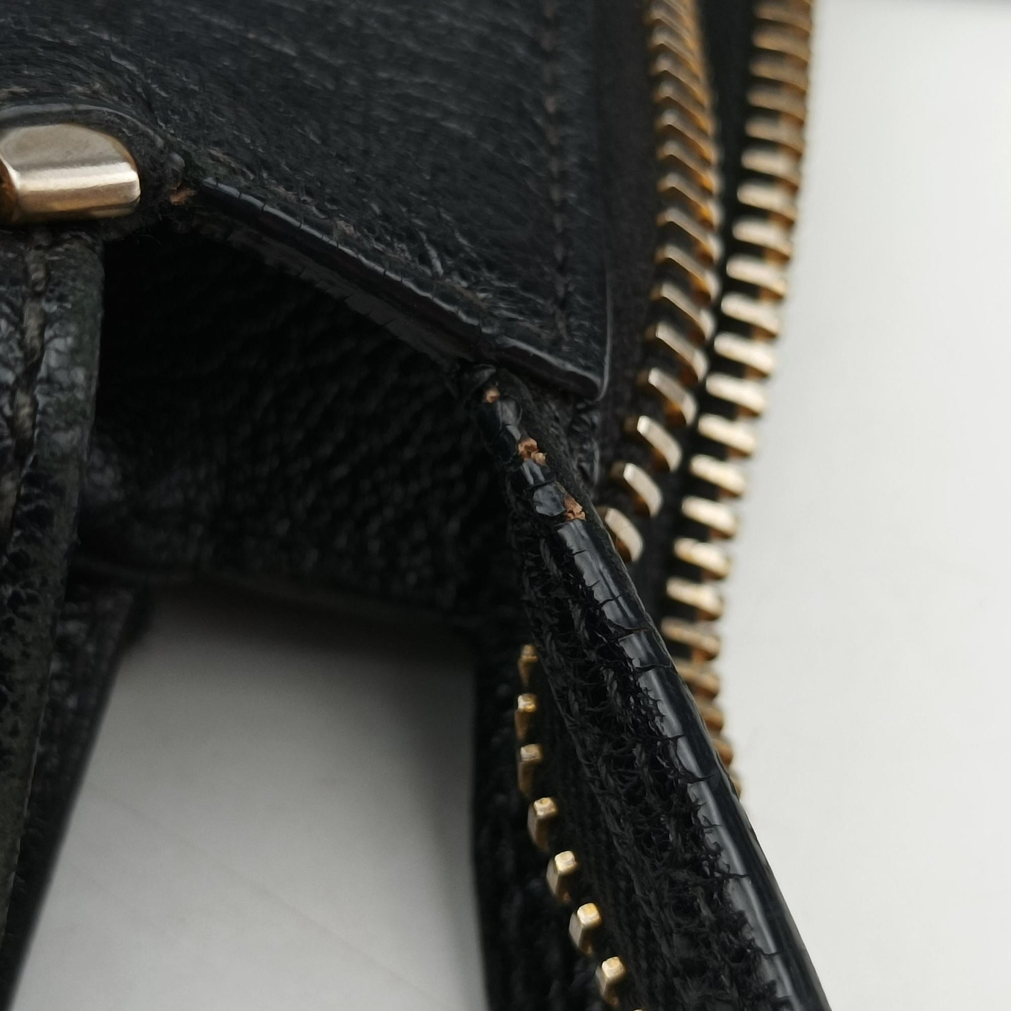 Vintage Miu Miu Madras Black Leather RN1016 handbag | stylenewstar