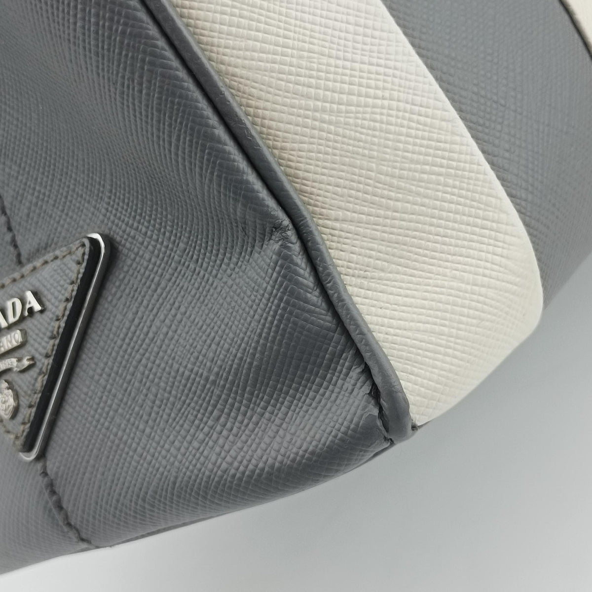Vintage Prada Galleria White× Gray Saffiano Leather  shoulderbag | stylenewstar