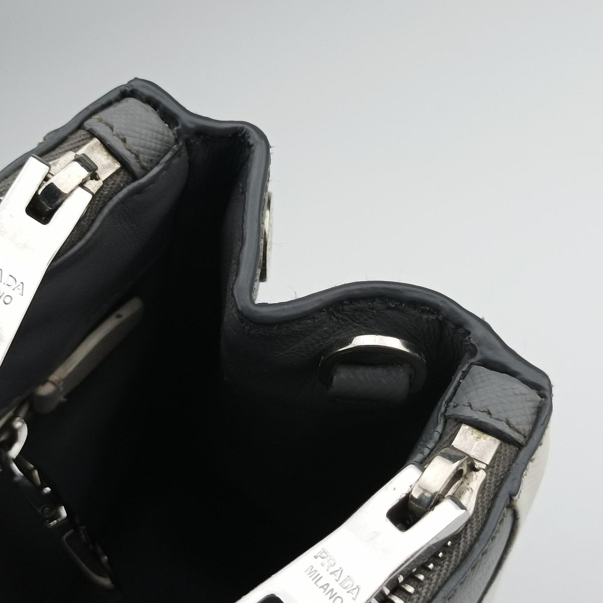 Vintage Prada Galleria White× Gray Saffiano Leather  shoulderbag | stylenewstar