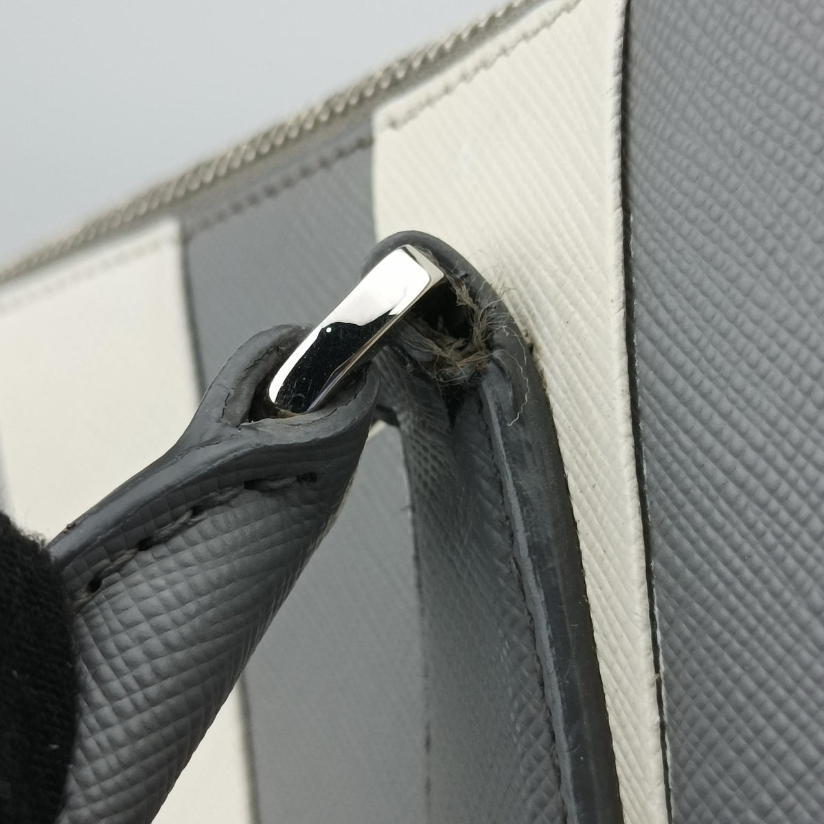 Vintage Prada Galleria White× Gray Saffiano Leather  shoulderbag | stylenewstar