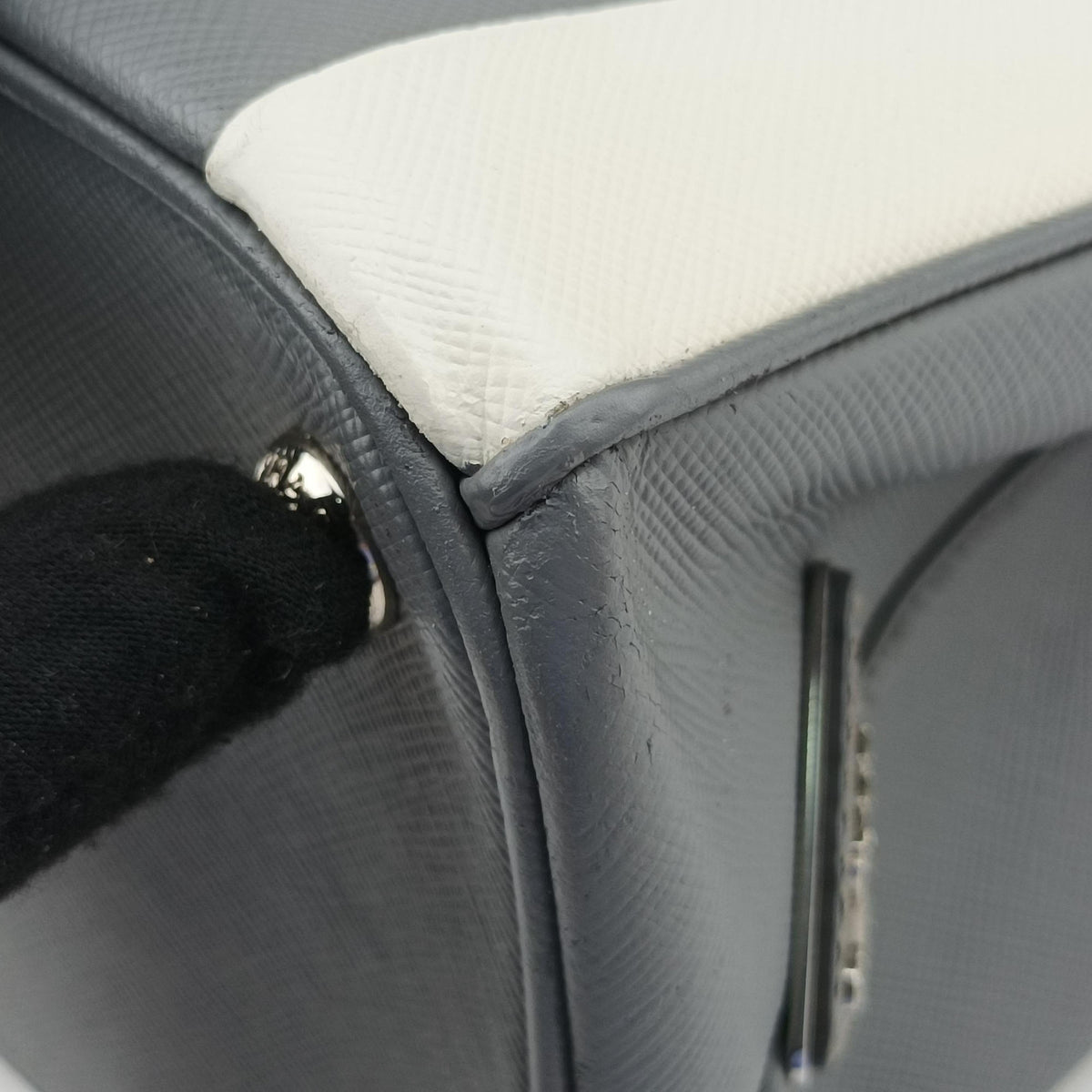 Vintage Prada Galleria White× Gray Saffiano Leather  shoulderbag | stylenewstar