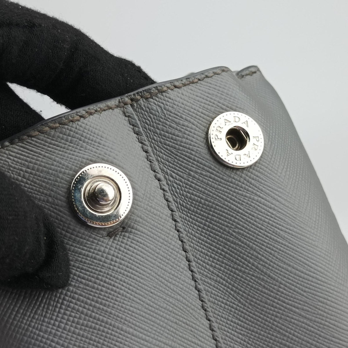 Vintage Prada Galleria White× Gray Saffiano Leather  shoulderbag | stylenewstar