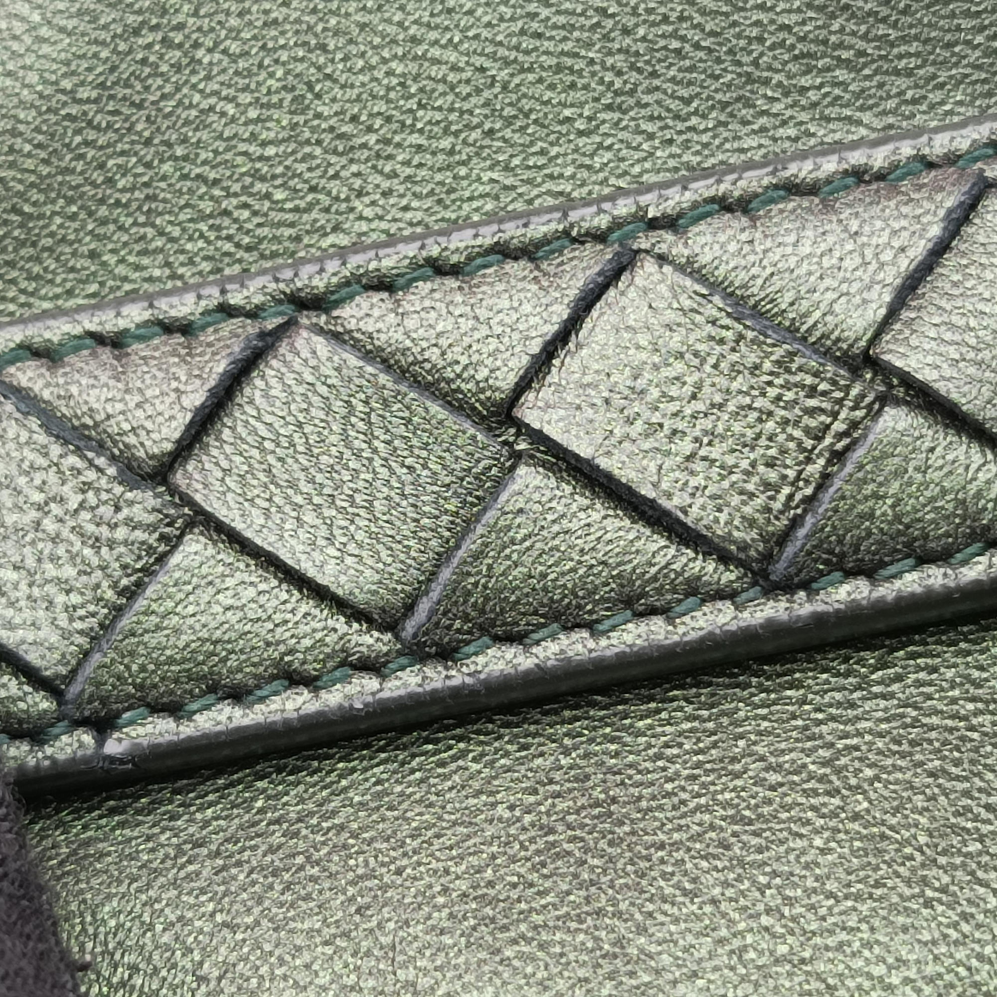 Pre-owned Bottega Veneta Iridescent Scarabee Iridescent Multi Pocket Tote  Iridescent Green Leather  shoulderbag | stylenewstar