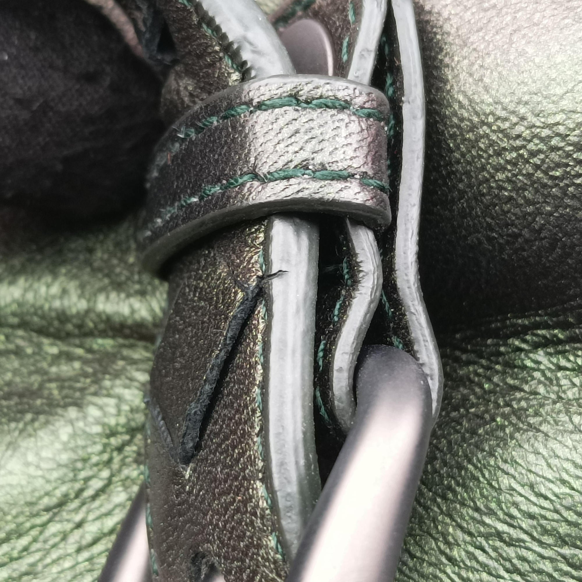 Pre-owned Bottega Veneta Iridescent Scarabee Iridescent Multi Pocket Tote  Iridescent Green Leather  shoulderbag | stylenewstar