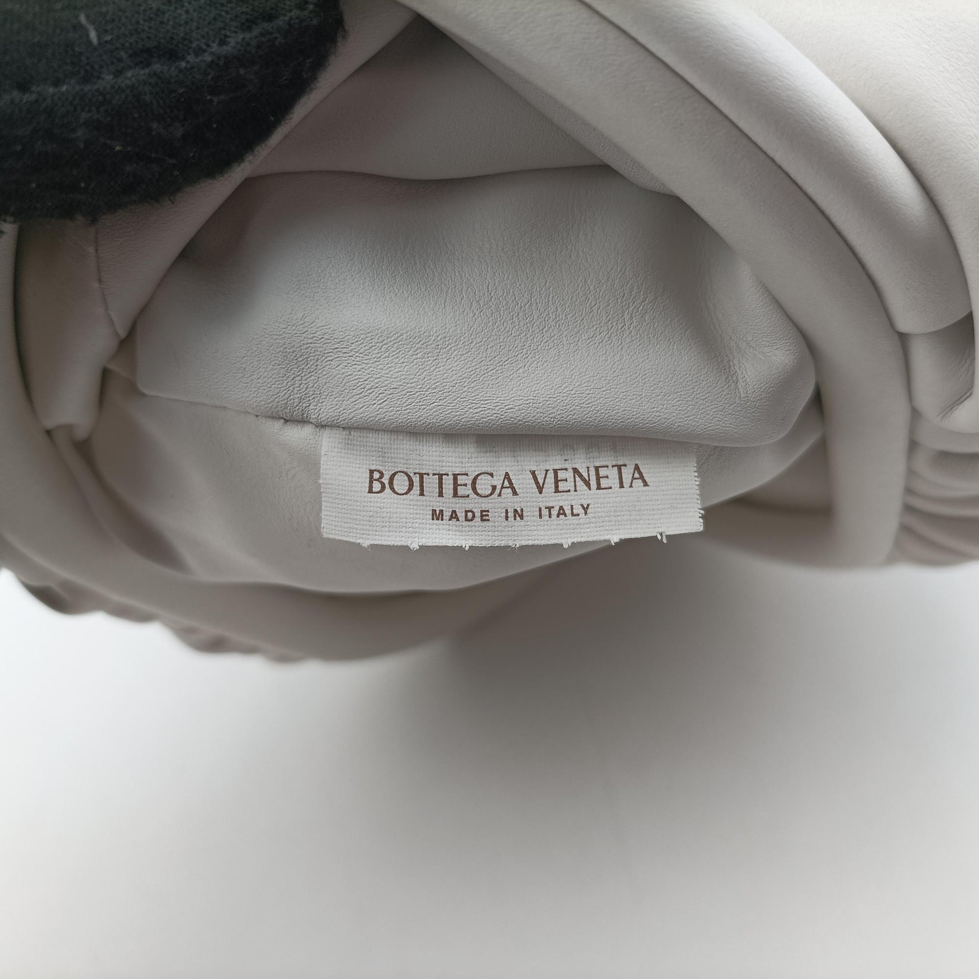 Pre-owned Bottega Veneta THE Chain Pouch White lambskin  shoulderbag | stylenewstar