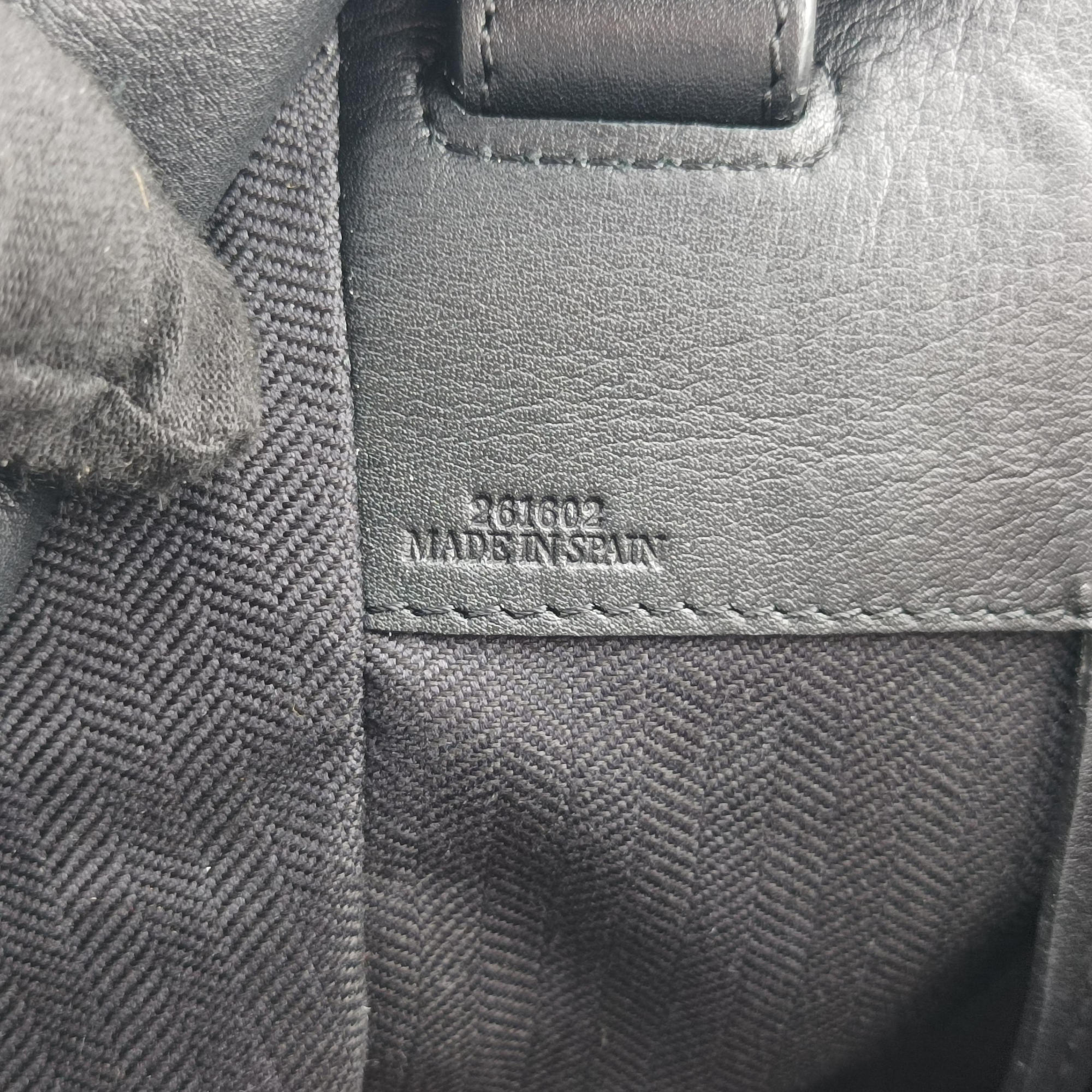 Pre-owned Loewe hammock Black leather  shoulderbag | stylenewstar