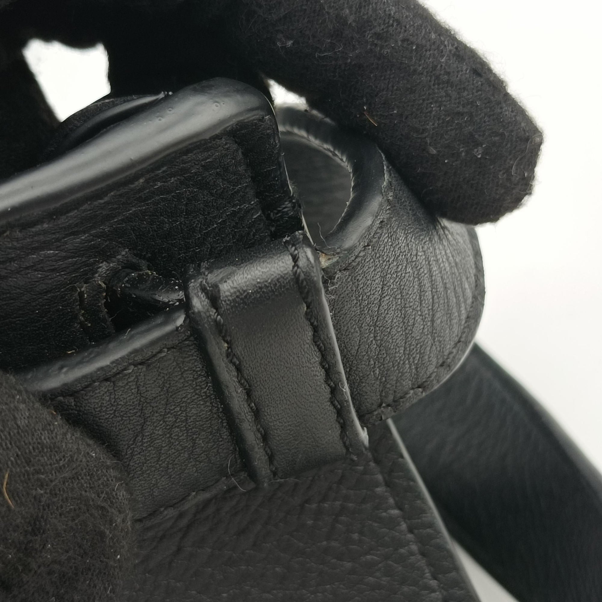 Pre-owned Loewe hammock Black leather  shoulderbag | stylenewstar