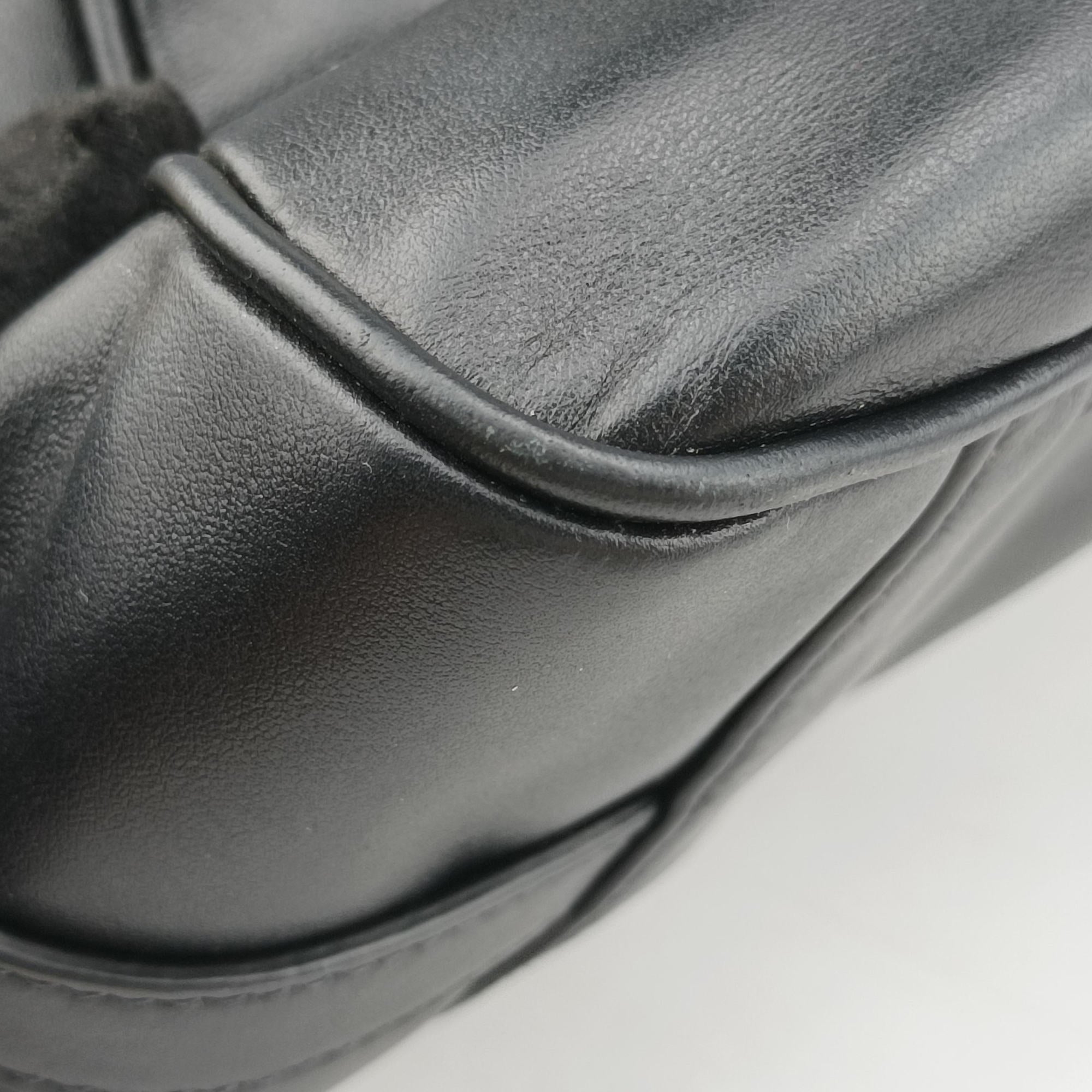 Secondhand Prada Vitello Daino Logo Black Leather BN1903 shoulderbag | stylenewstar