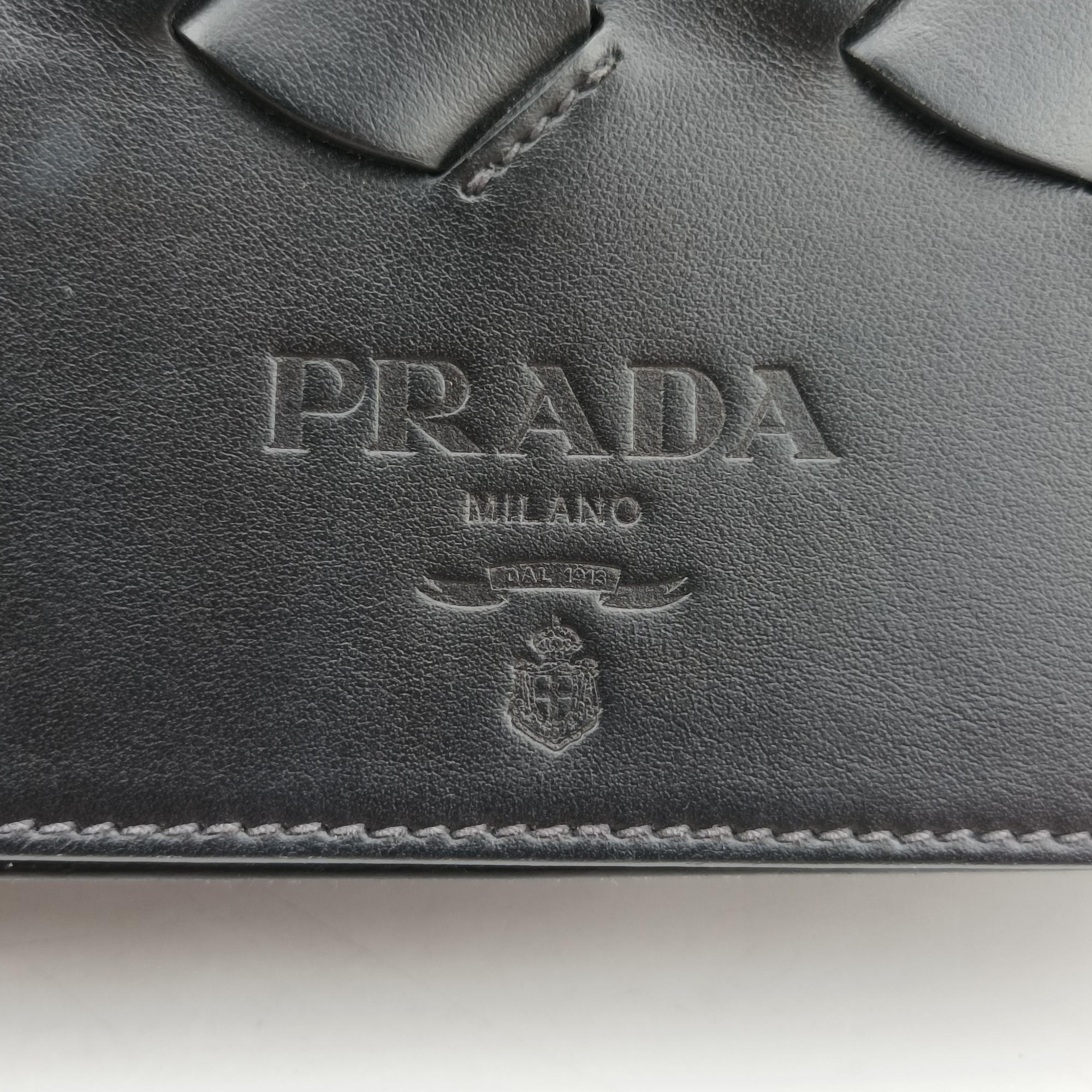 Pre-owned Prada Vitello Intreccio Tress Black Leather  shoulderbag | stylenewstar