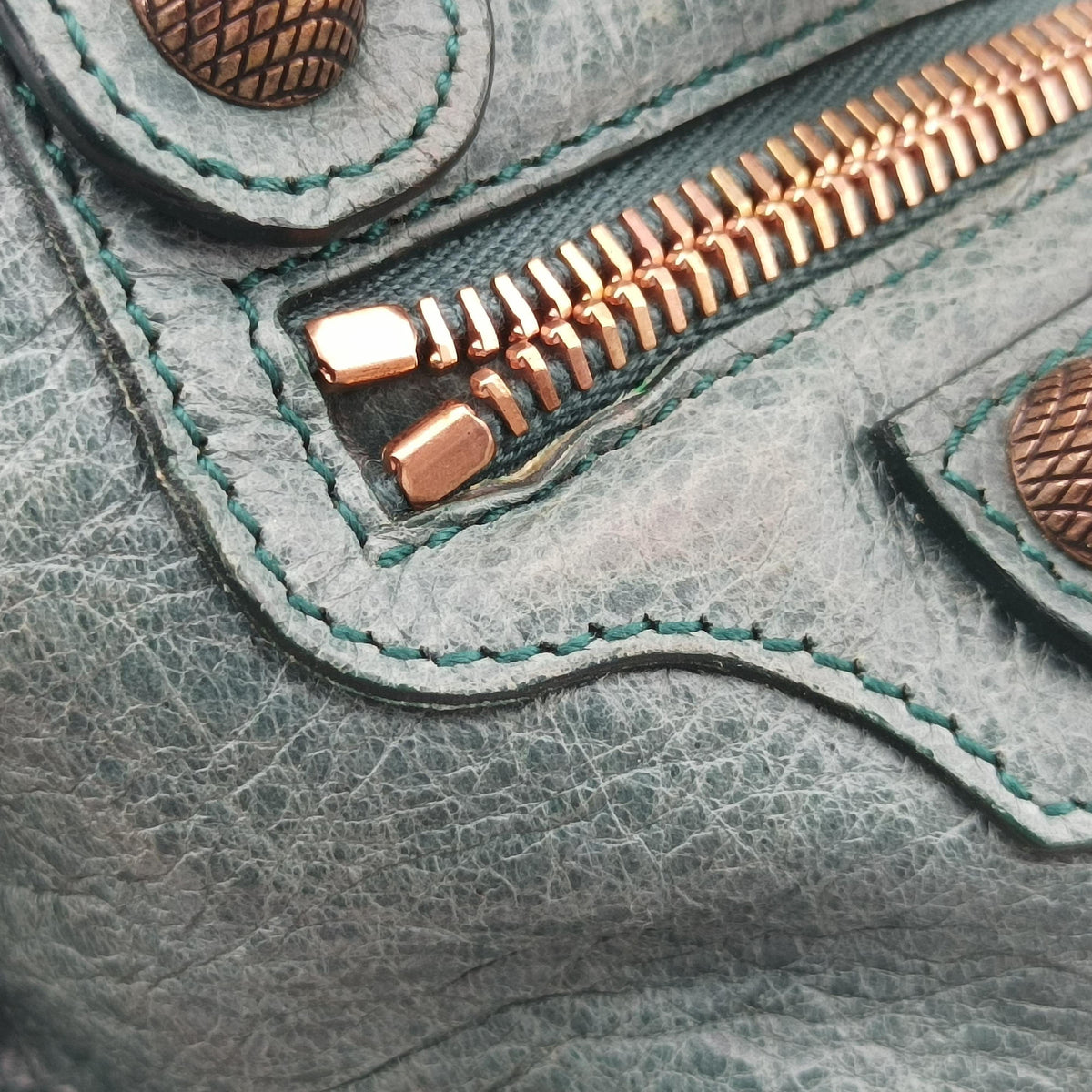 Pre-owned Balenciaga Mini Pompon Green lambskin  shoulderbag | stylenewstar