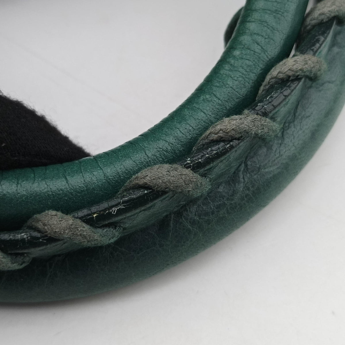 Pre-owned Balenciaga Mini Pompon Green lambskin  shoulderbag | stylenewstar