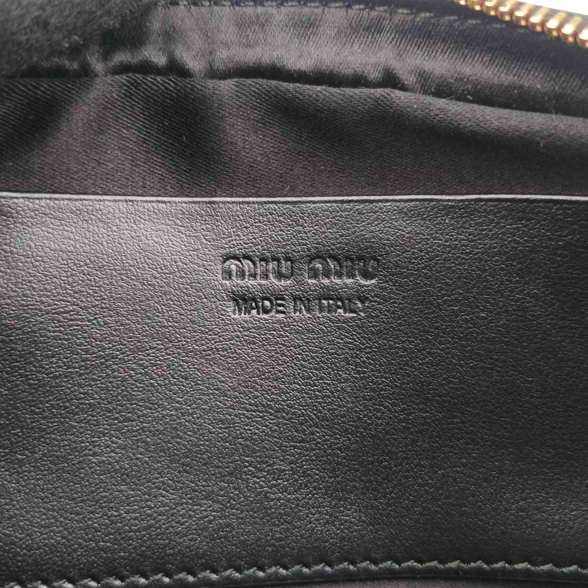 Secondhand Miu Miu Logo belt Black leather  bum bag/waist bag | stylenewstar