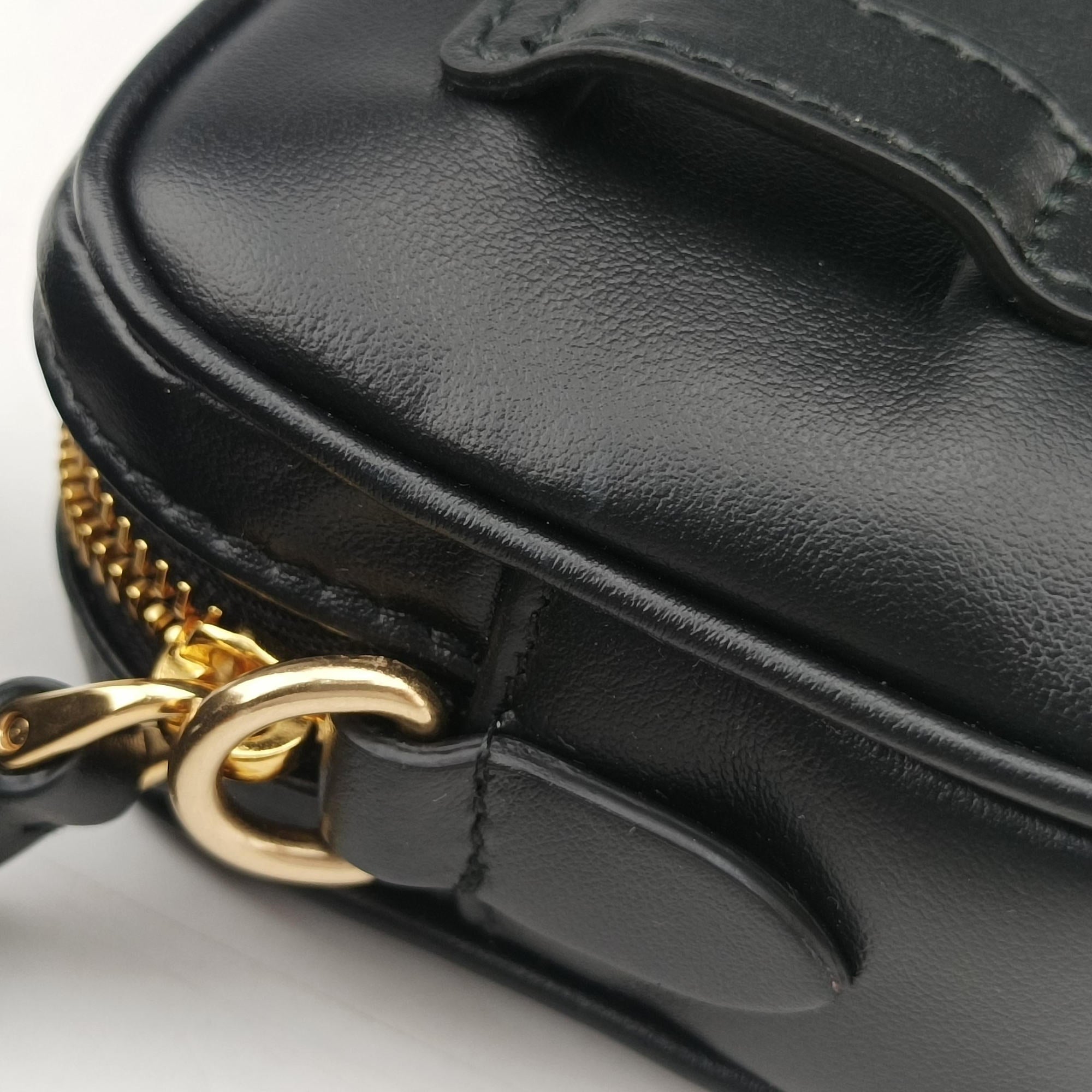 Secondhand Miu Miu Logo belt Black leather  bum bag/waist bag | stylenewstar