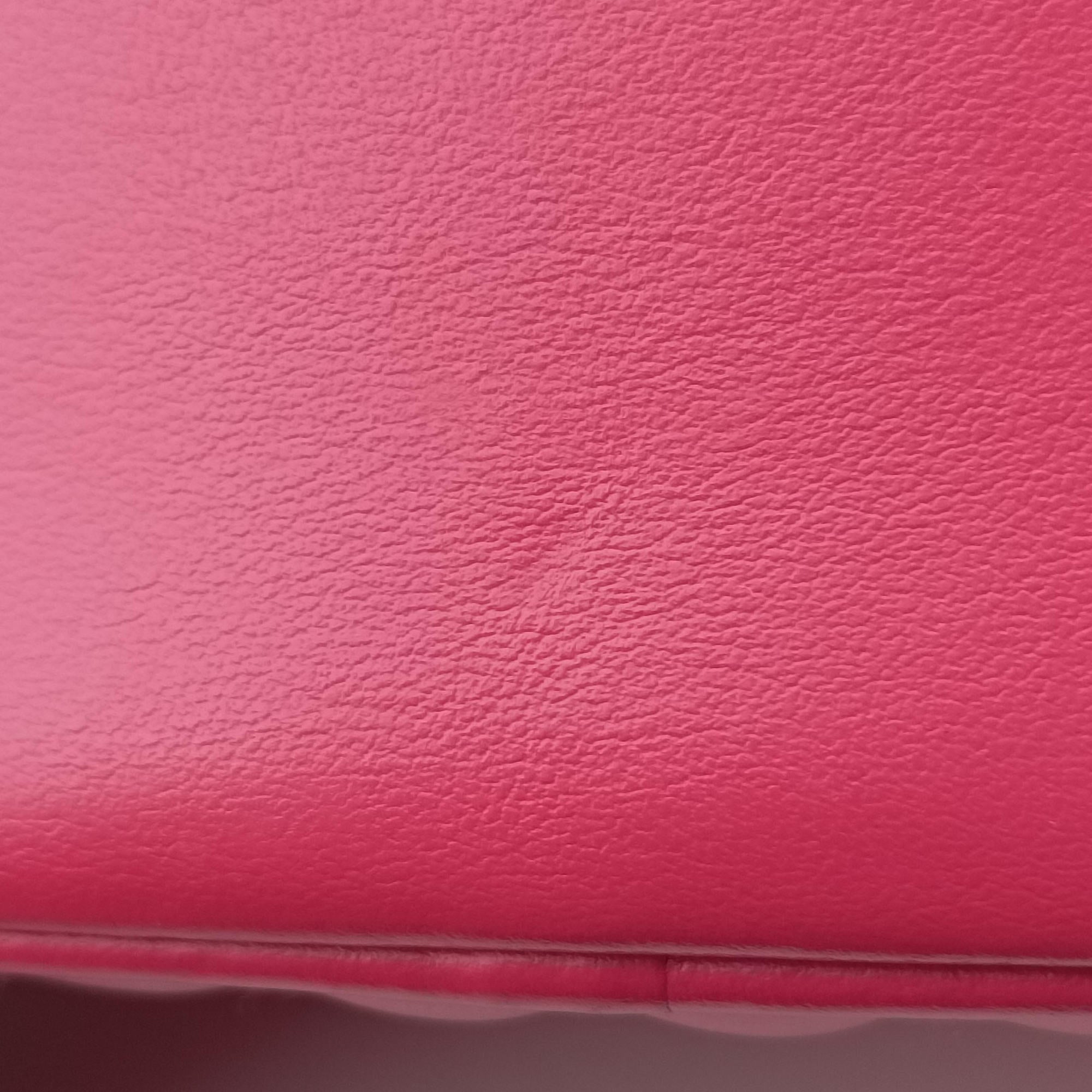 Vintage Prada Impunture Diagramme Oval Pink leather 1BH131 shoulderbag | stylenewstar