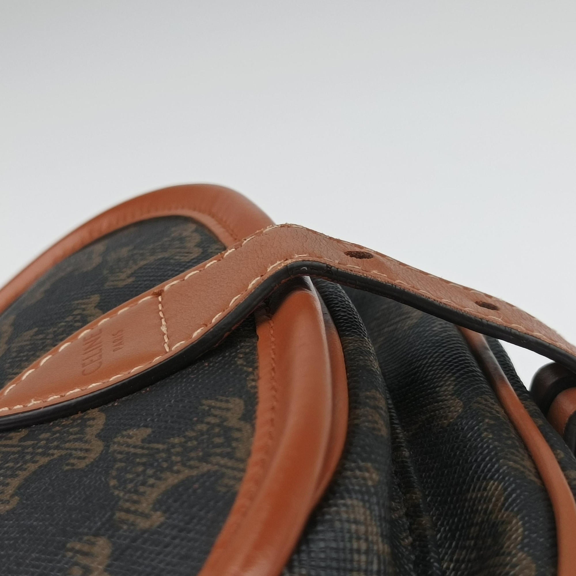 Pre-owned Celine FOLCO Triomphe Brown PVC coated canvas  shoulderbag | stylenewstar