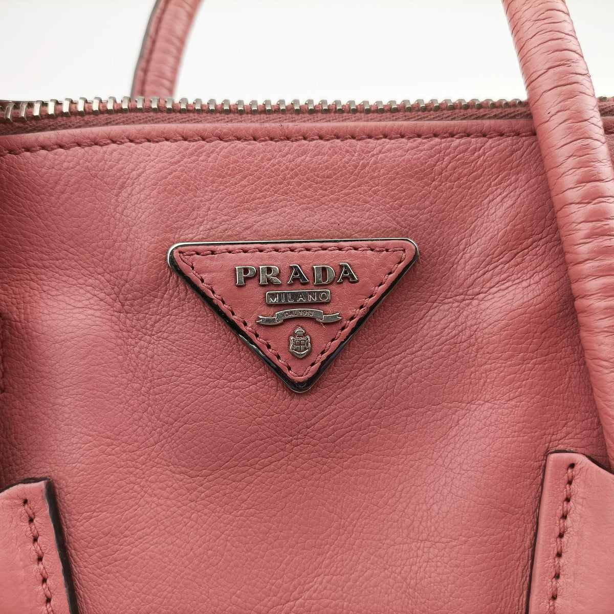 Secondhand Prada Twin Pocket Winged Tote Pink Leather BN2619 shoulderbag | stylenewstar