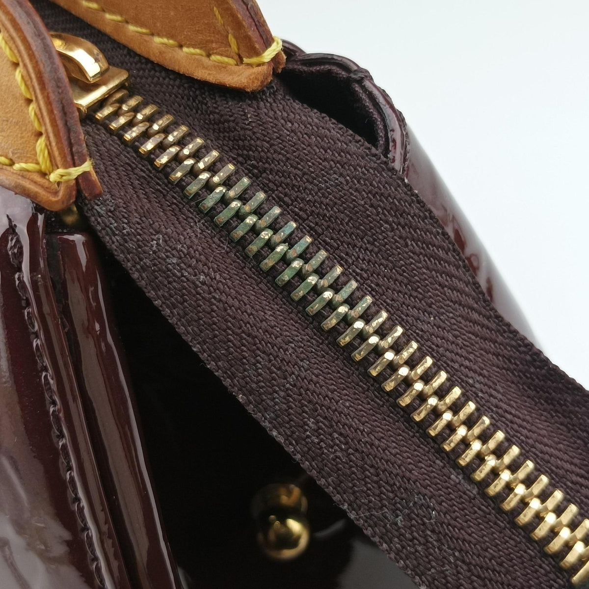 Pre-owned Louis Vuitton Brea MM AMARANTE Vernis M91619 handbag | stylenewstar