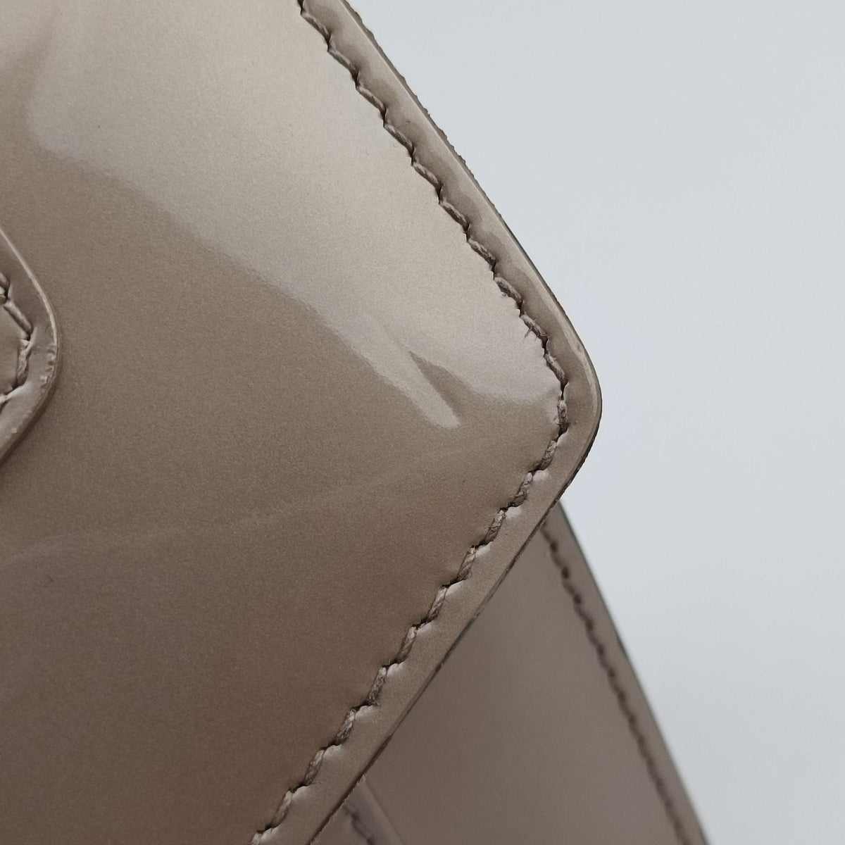Secondhand Bvlgari SERPENTI FOREVER Golden Patent  shoulderbag | stylenewstar