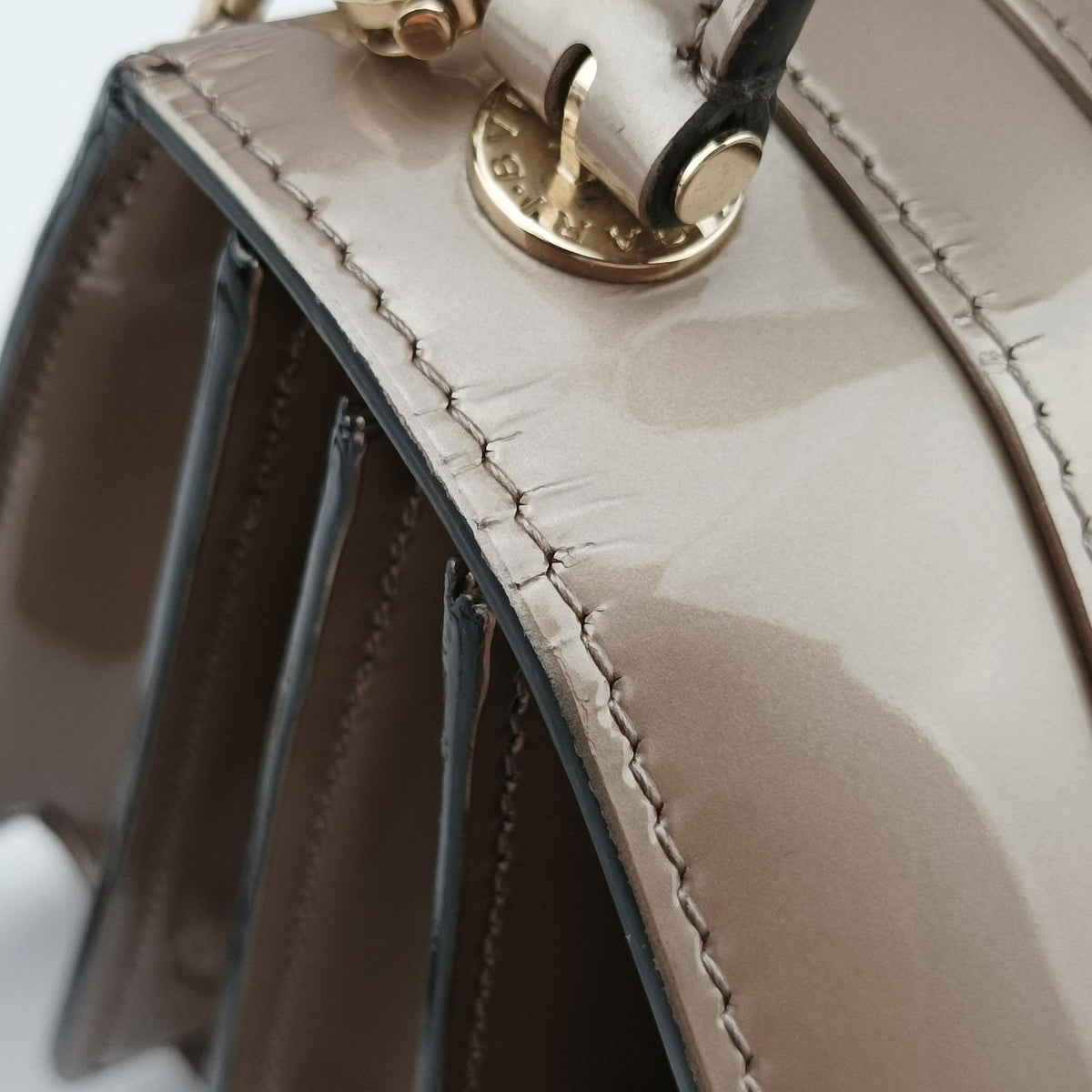 Secondhand Bvlgari SERPENTI FOREVER Golden Patent  shoulderbag | stylenewstar
