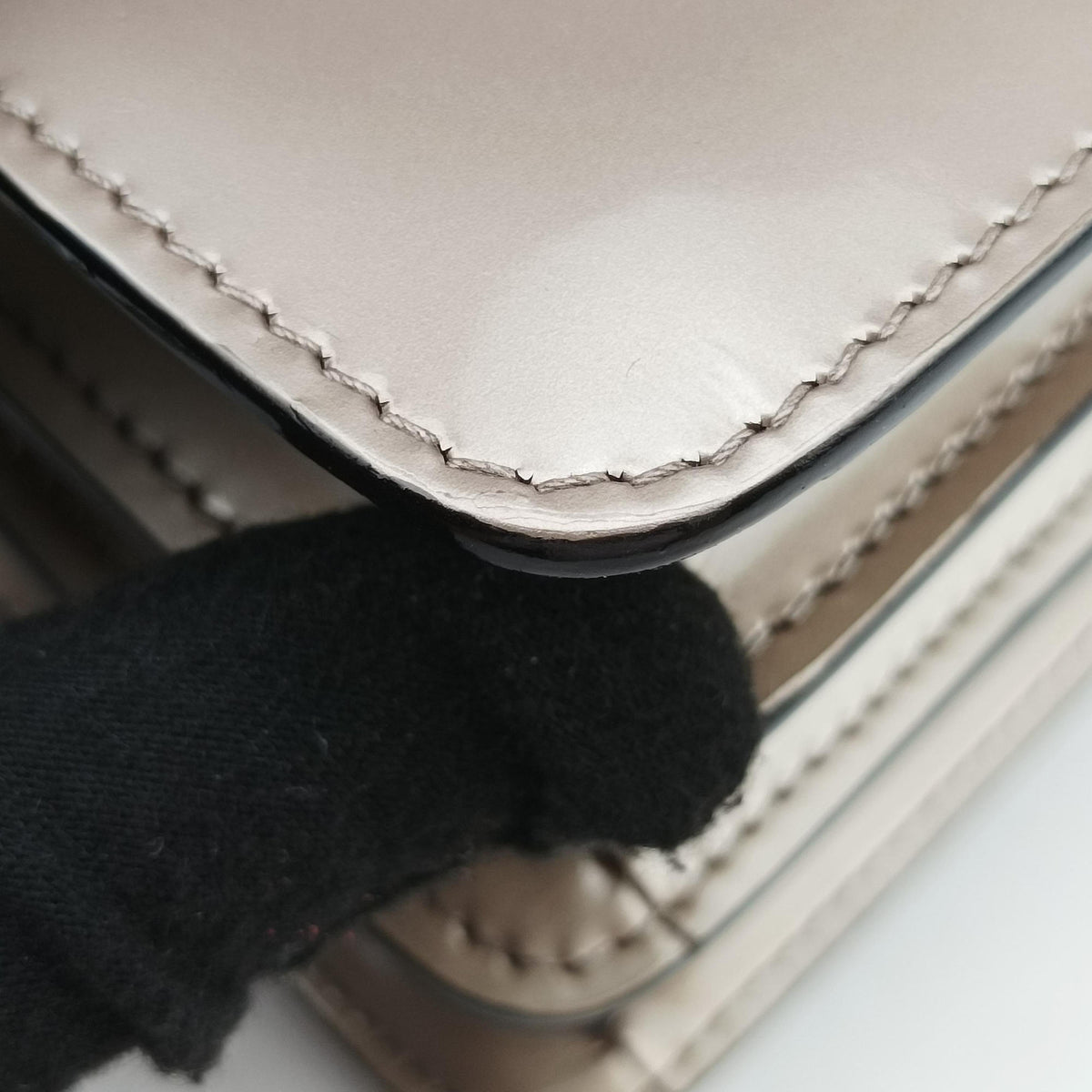 Secondhand Bvlgari SERPENTI FOREVER Golden Patent  shoulderbag | stylenewstar