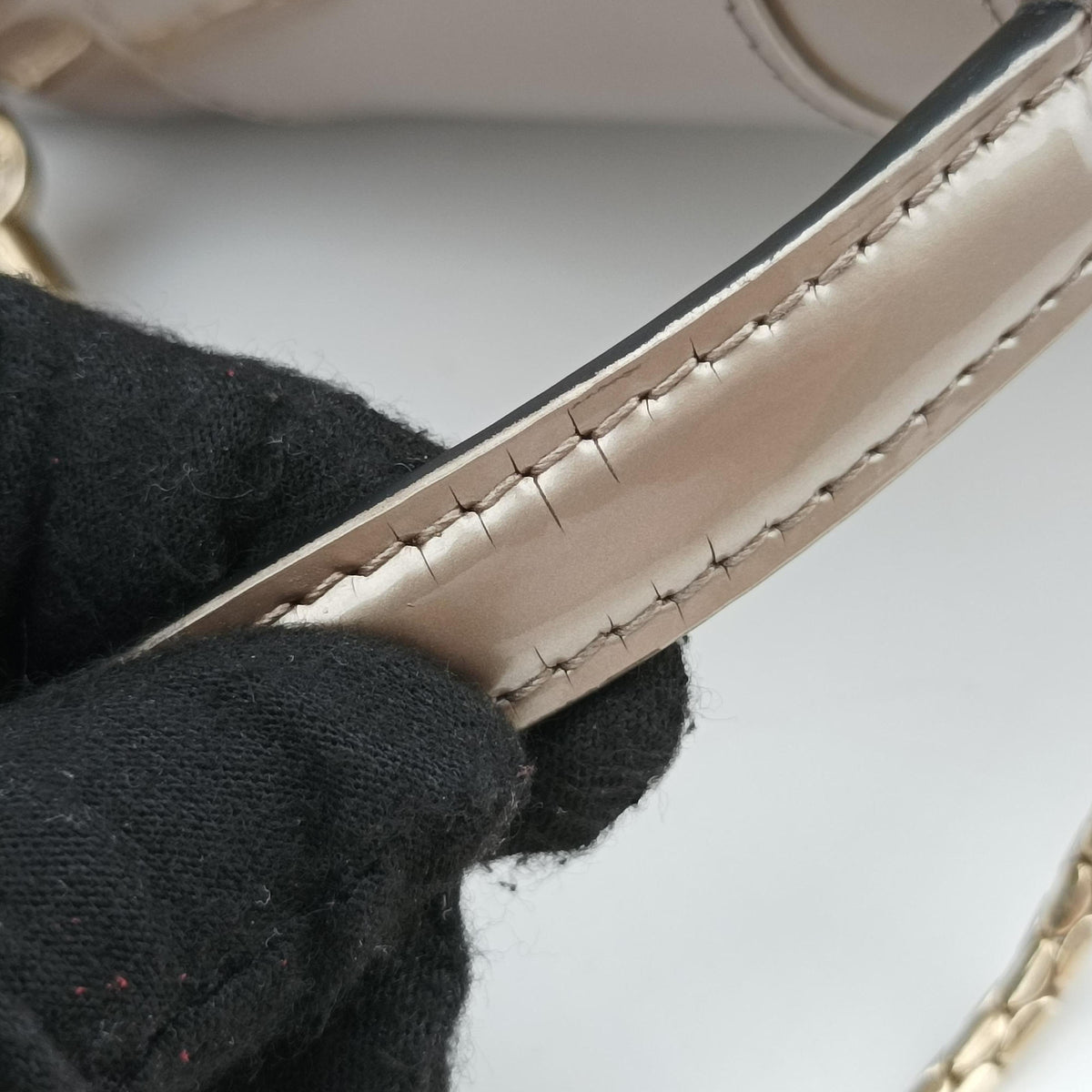 Secondhand Bvlgari SERPENTI FOREVER Golden Patent  shoulderbag | stylenewstar
