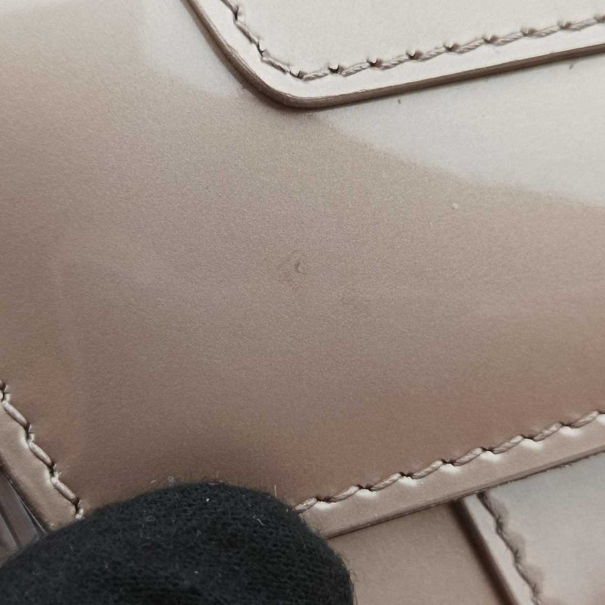 Secondhand Bvlgari SERPENTI FOREVER Golden Patent  shoulderbag | stylenewstar