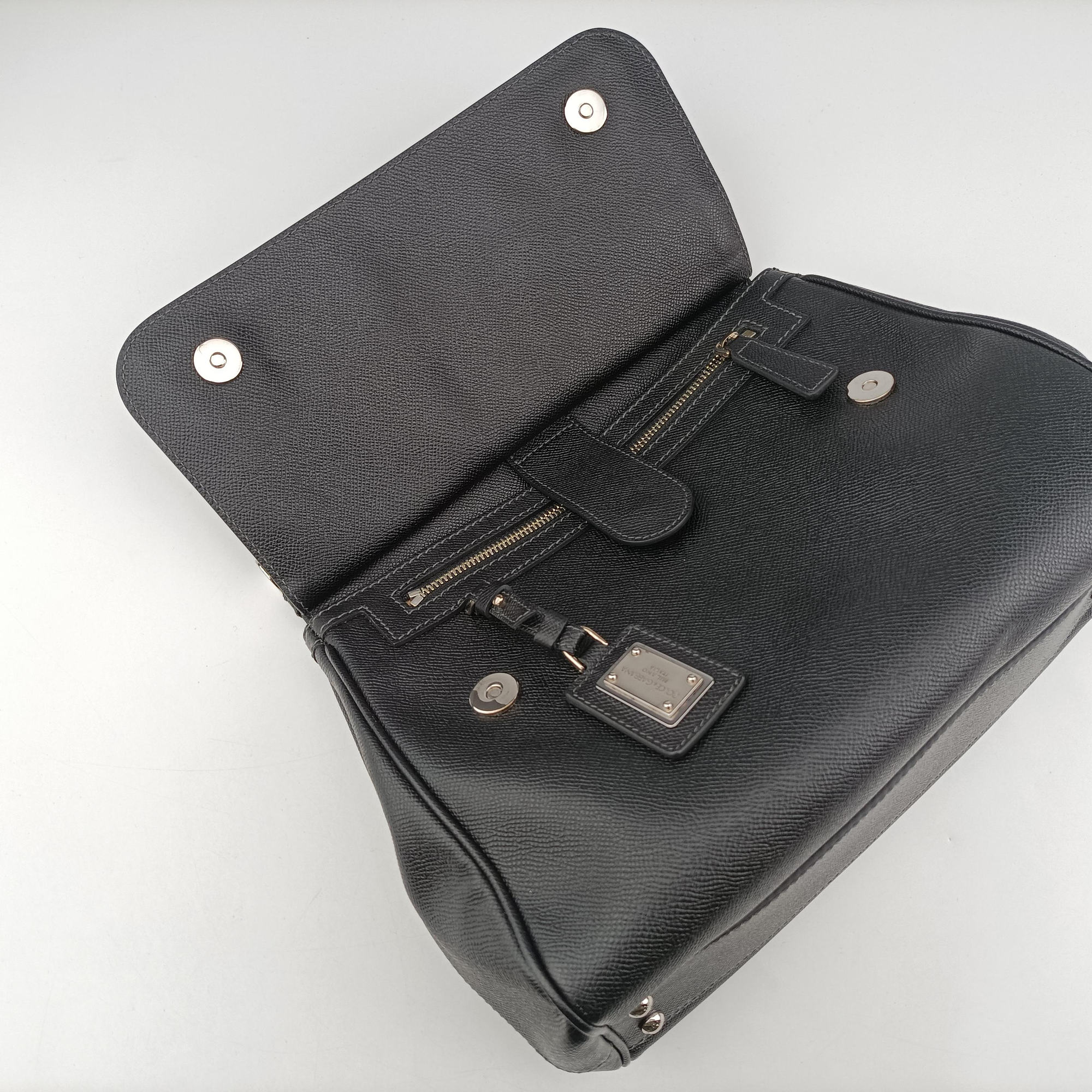Secondhand Dolce & Gabbana SICILY Black Leather  shoulderbag | stylenewstar
