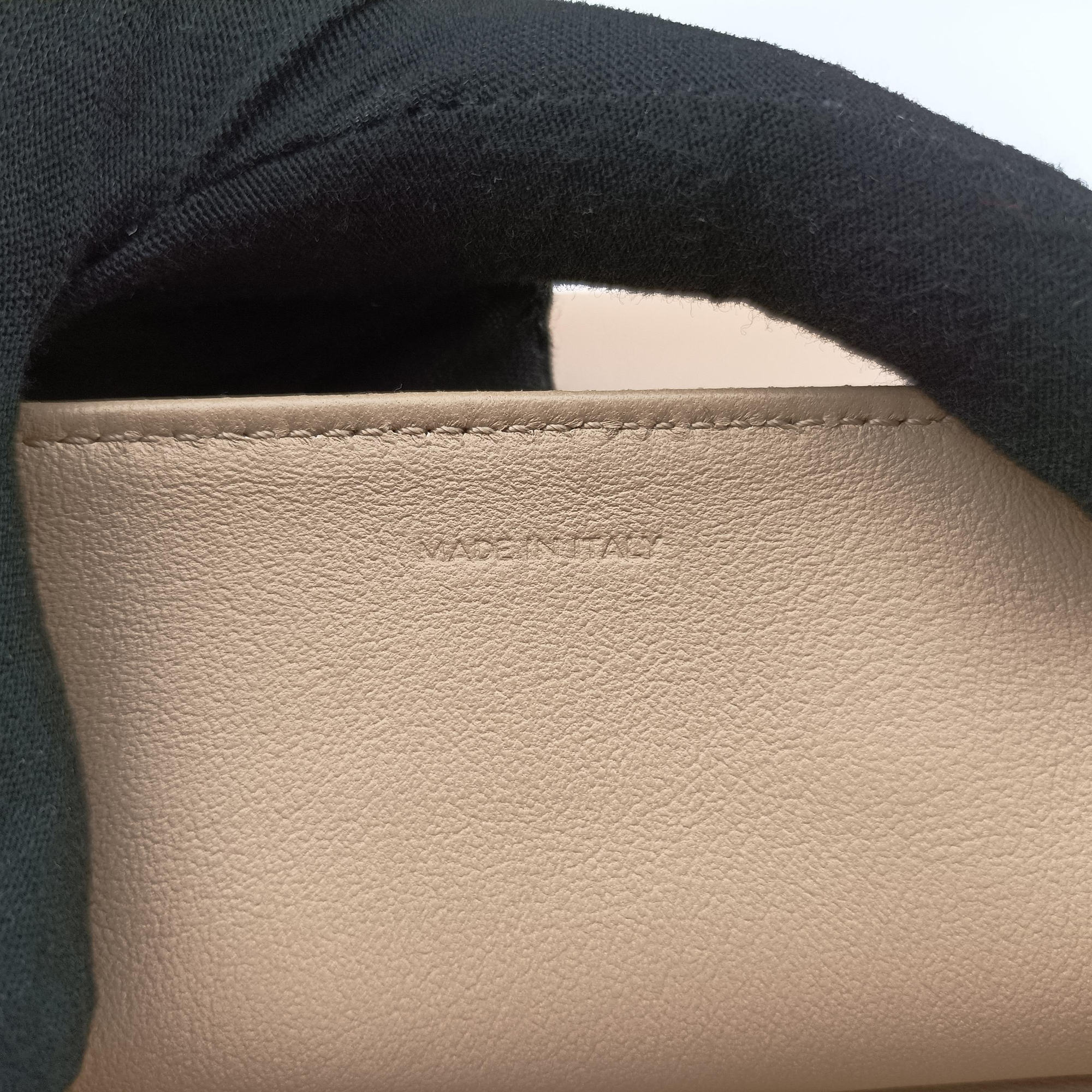 Pre-owned Celine Taboo Medium Beige leather 196583 shoulderbag | stylenewstar