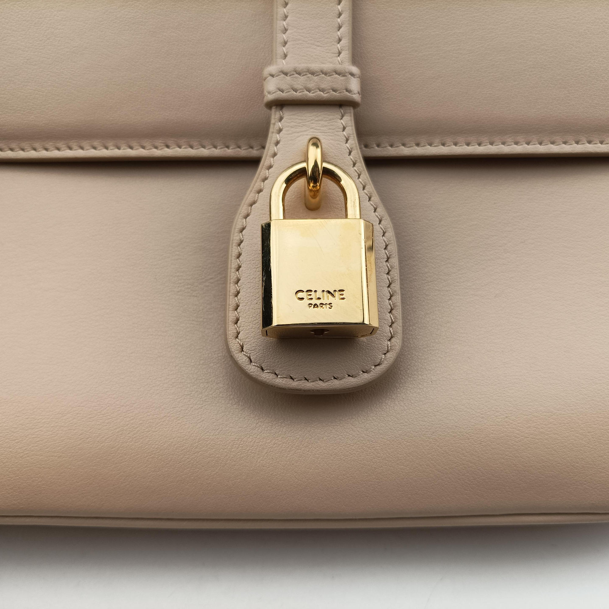 Pre-owned Celine Taboo Medium Beige leather 196583 shoulderbag | stylenewstar