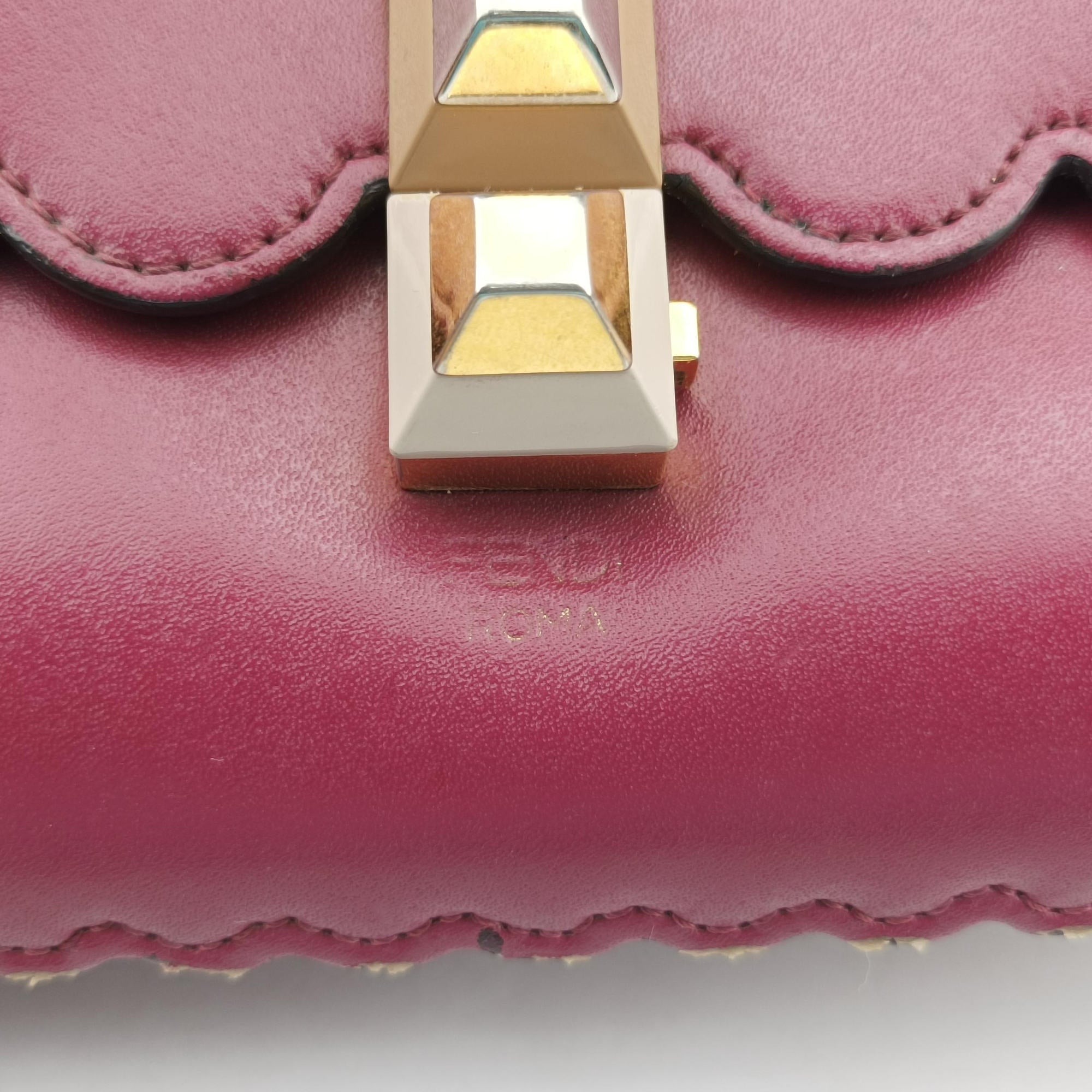 Secondhand Fendi Kan I Burgundy Leather 8BT283 shoulderbag | stylenewstar