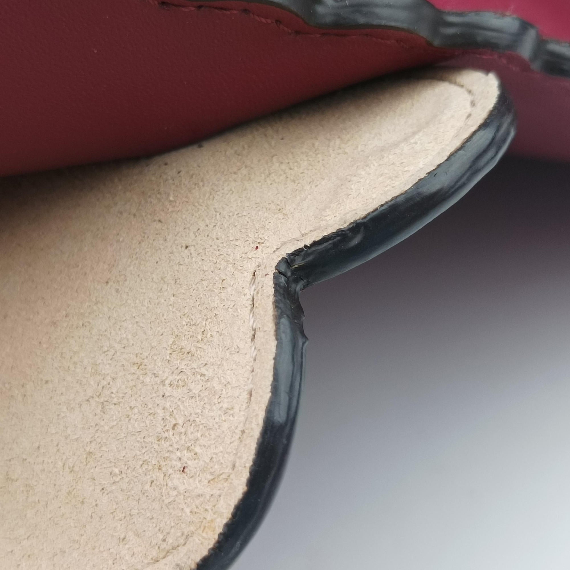 Secondhand Fendi Kan I Burgundy Leather 8BT283 shoulderbag | stylenewstar