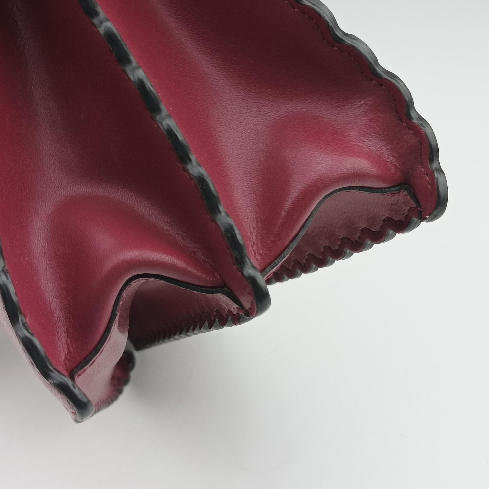 Secondhand Fendi Kan I Burgundy Leather 8BT283 shoulderbag | stylenewstar