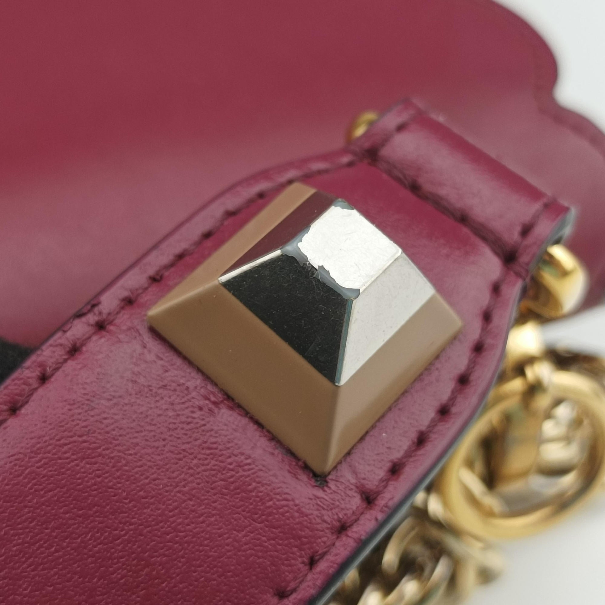 Secondhand Fendi Kan I Burgundy Leather 8BT283 shoulderbag | stylenewstar